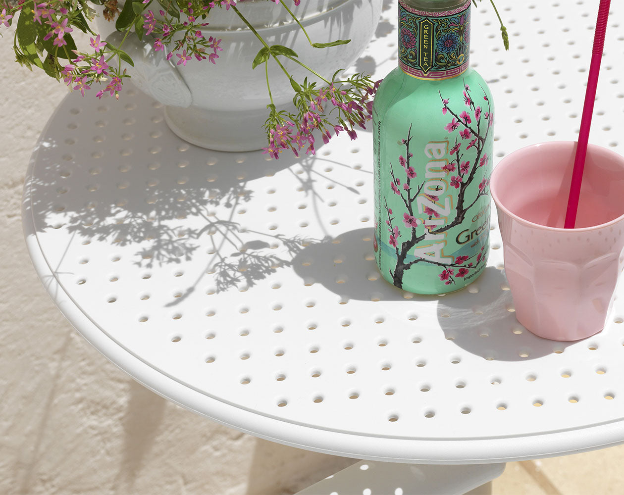 Ronde buiten tafel met hoogteverstelling STEP taupe