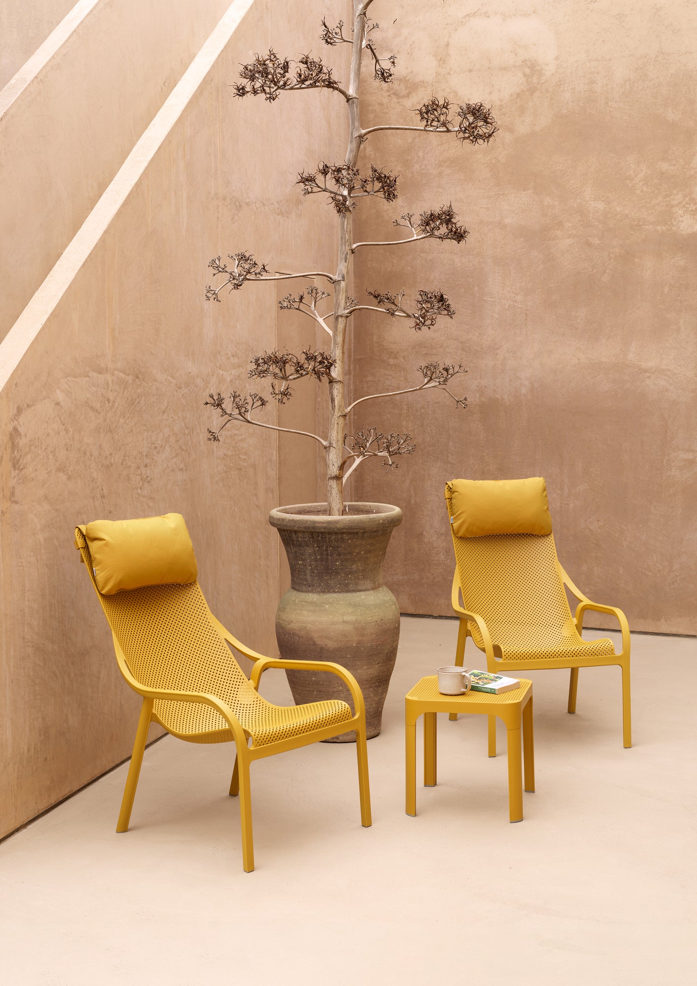 NET White Outdoor Coffee Table