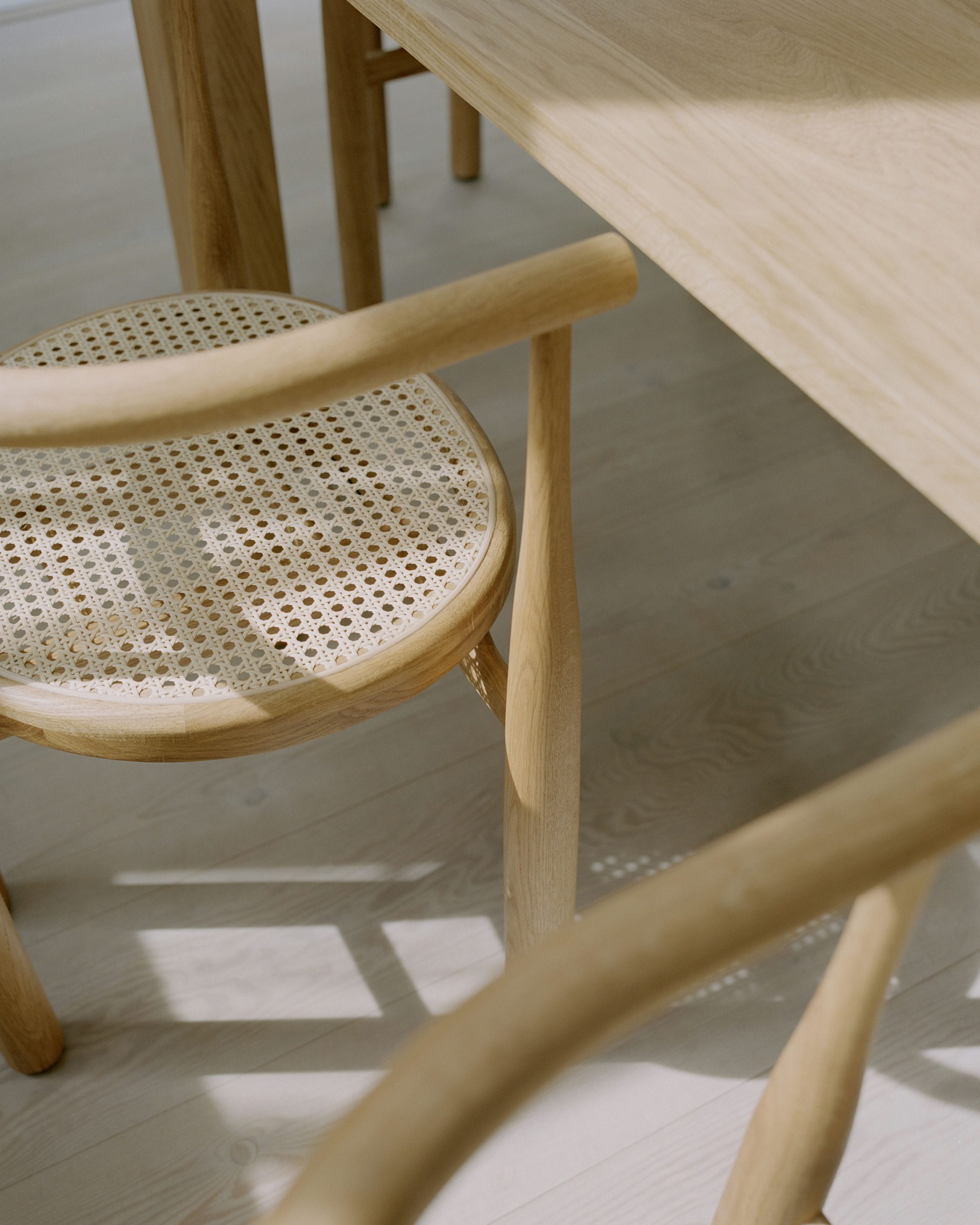 Bukowski chair braided seat with an oak base