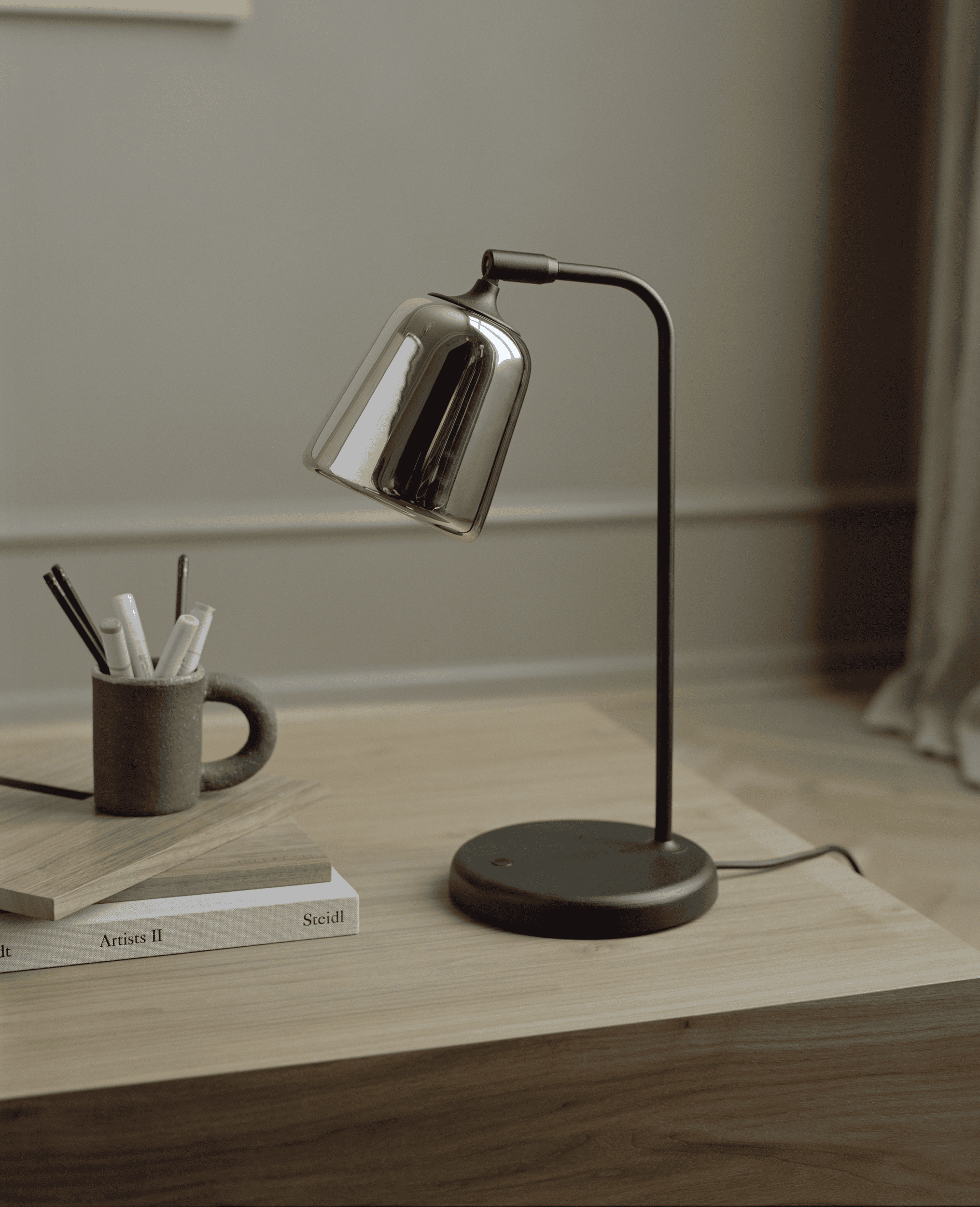Desk lamp steel material
