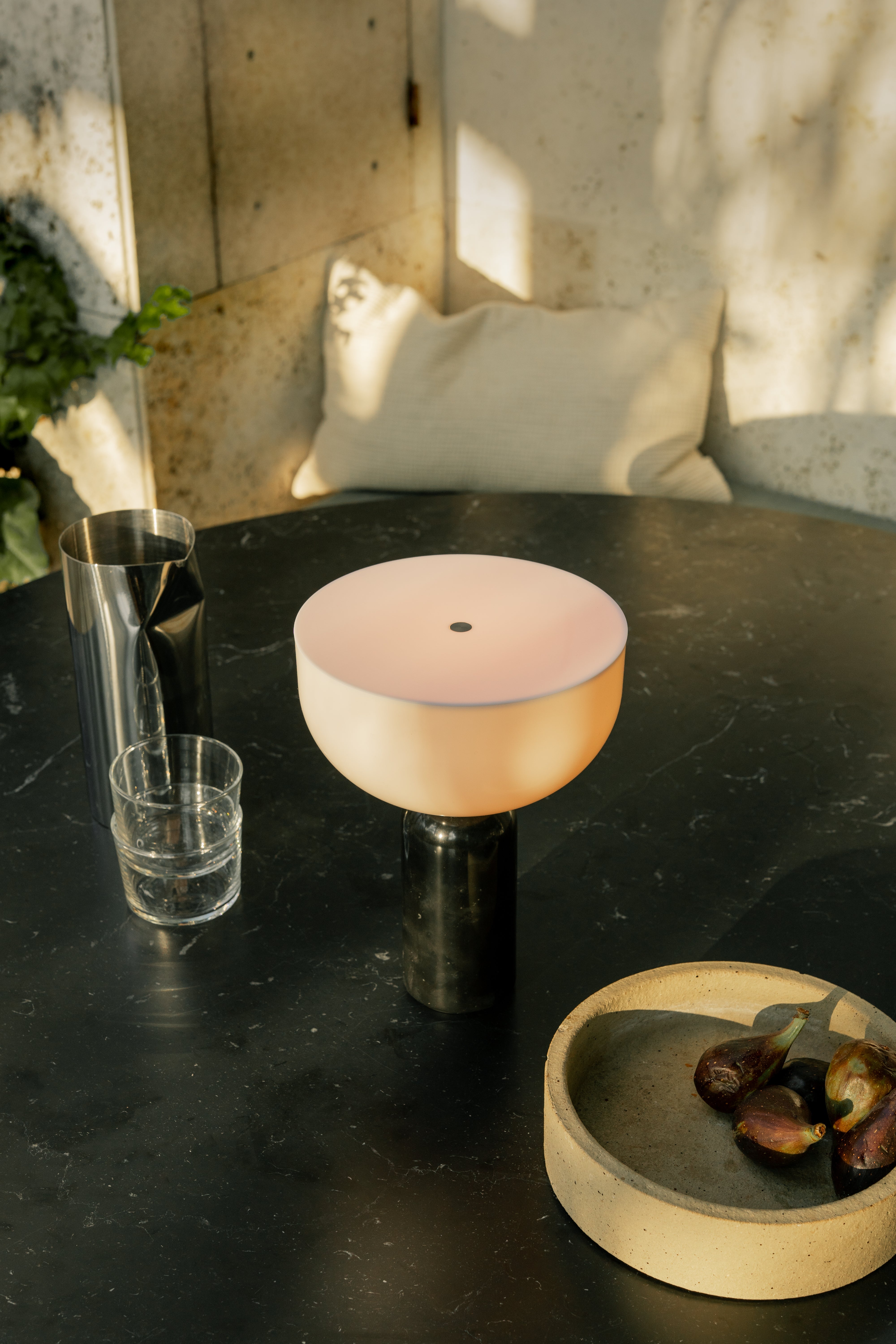 KIZU portable lamp black marble