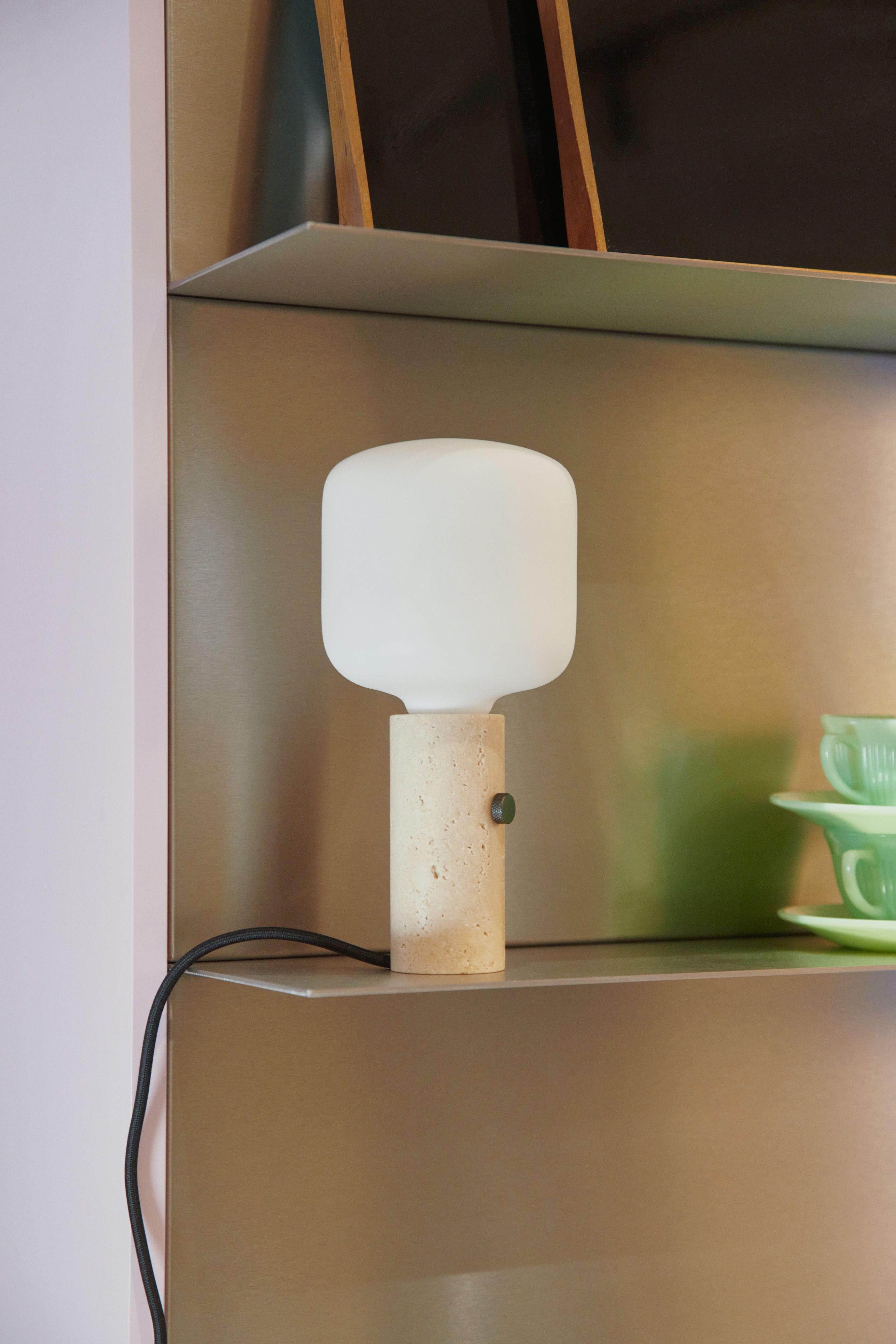 Multifunctionele lamp CORE crème travertijn