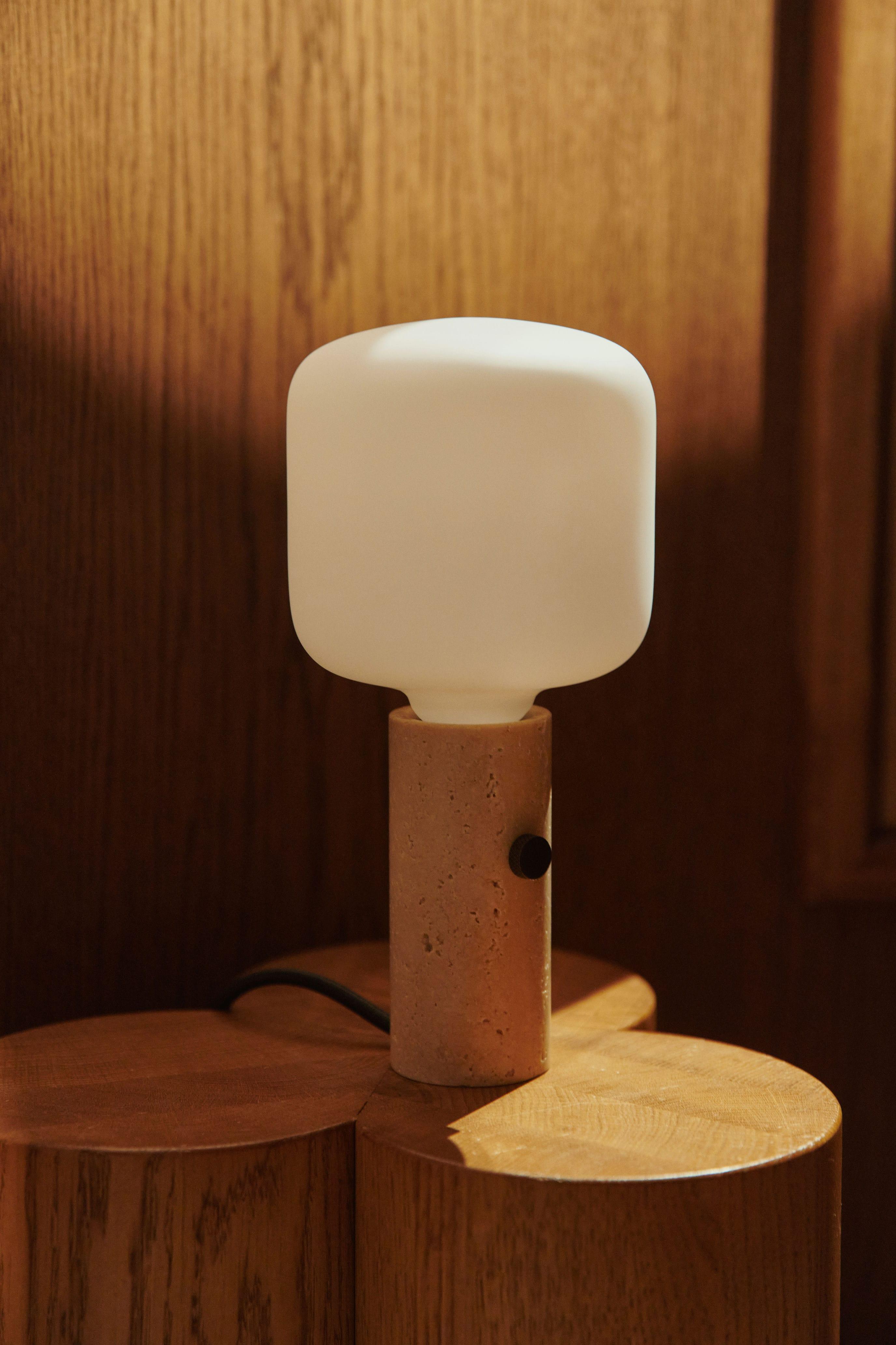 Multifunctionele lamp CORE crème travertijn