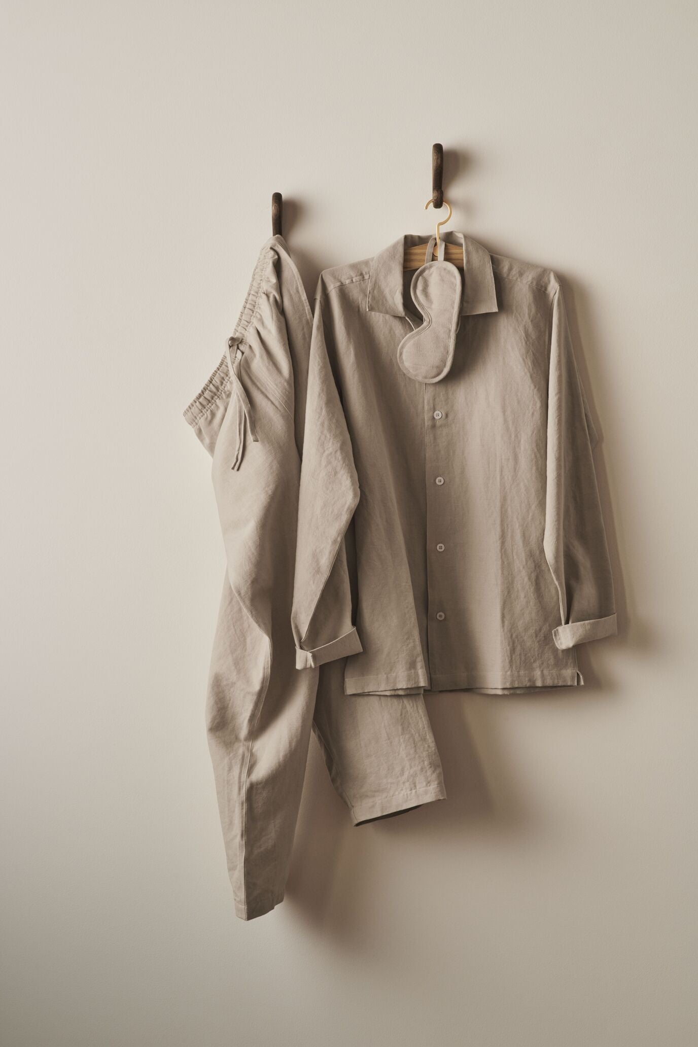 Wandhakker NOB donker eikenhout