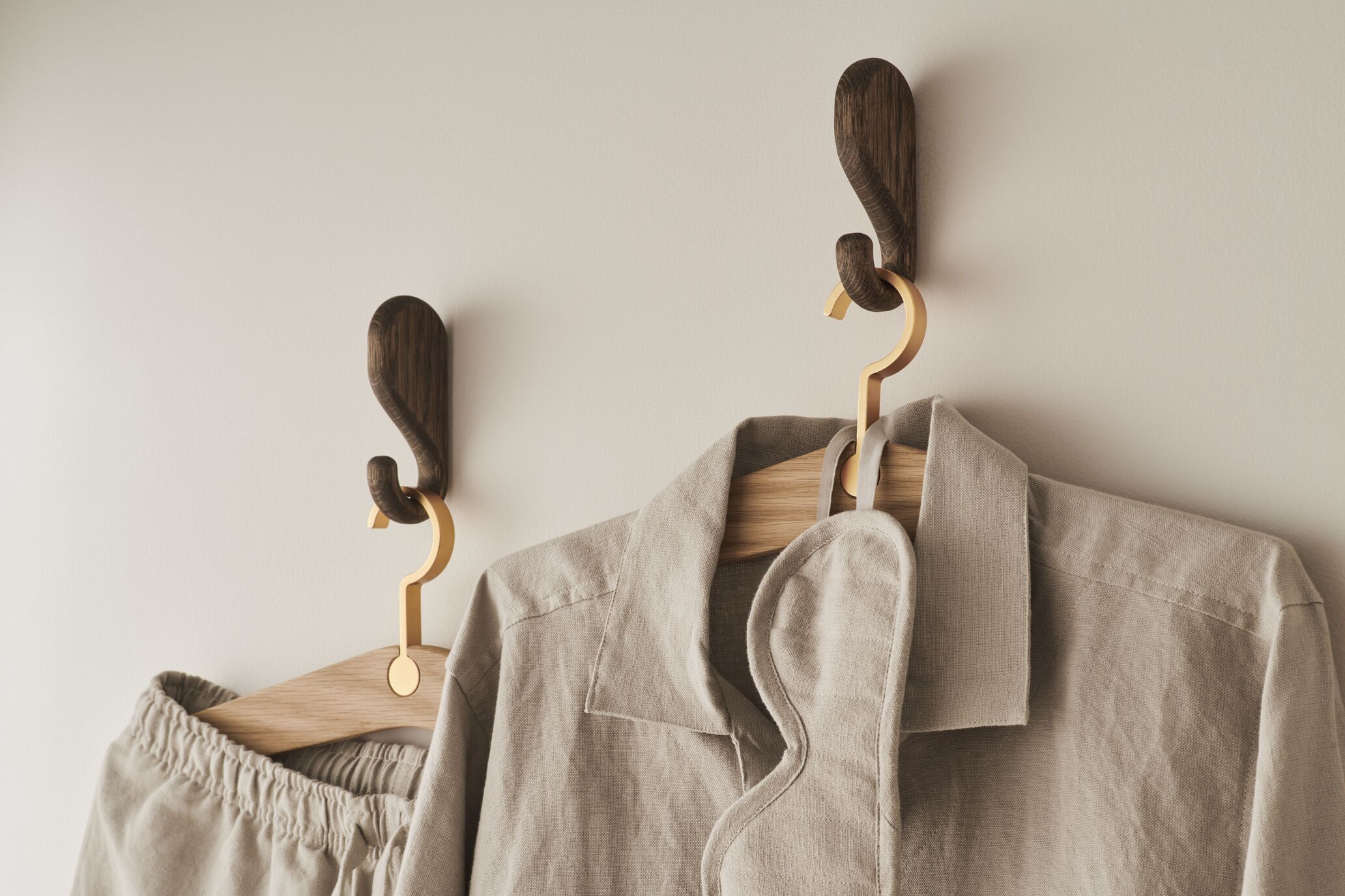 Wandhakker NOB donker eikenhout