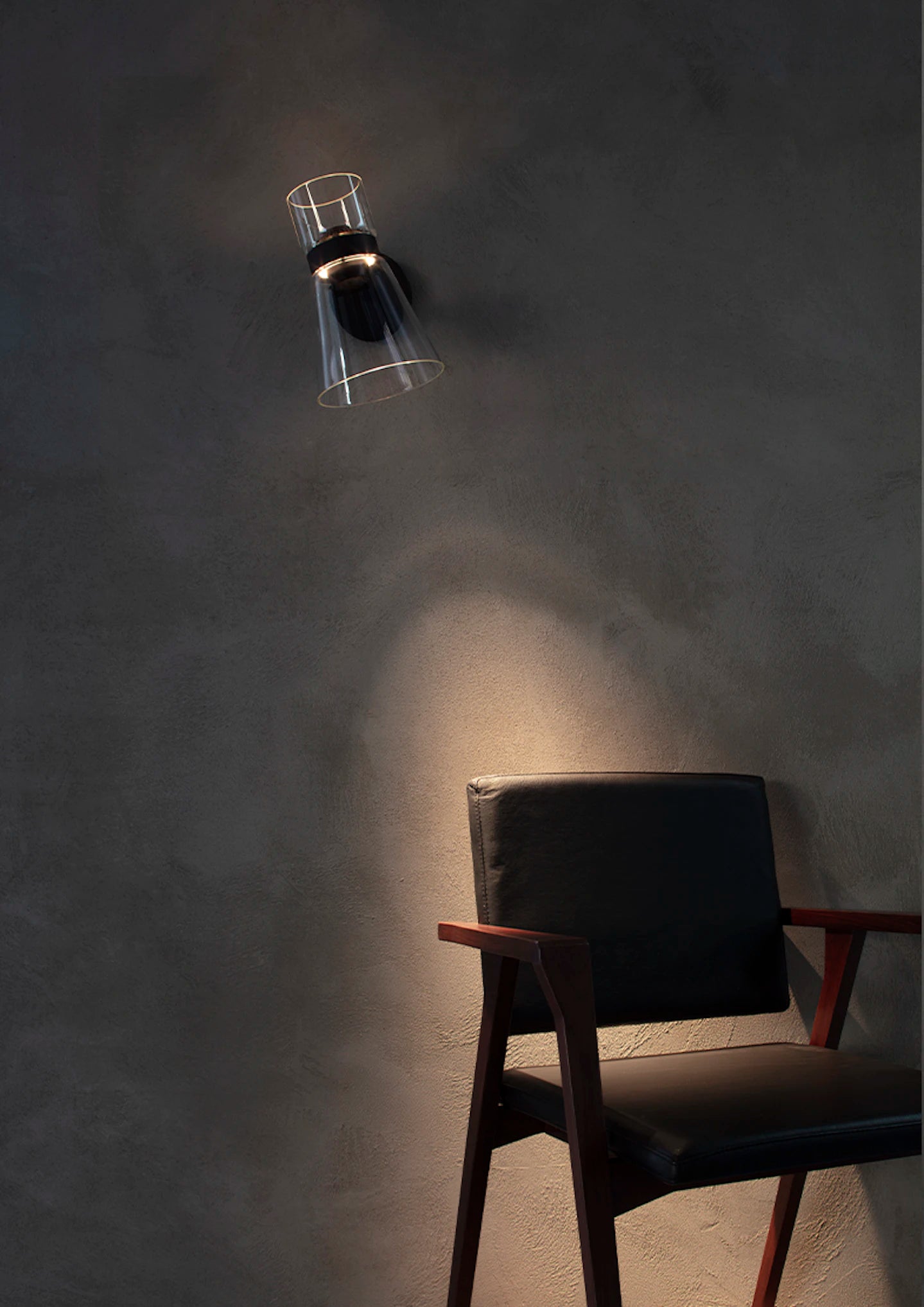 Wandlamp NOCTURNE CONE zwart