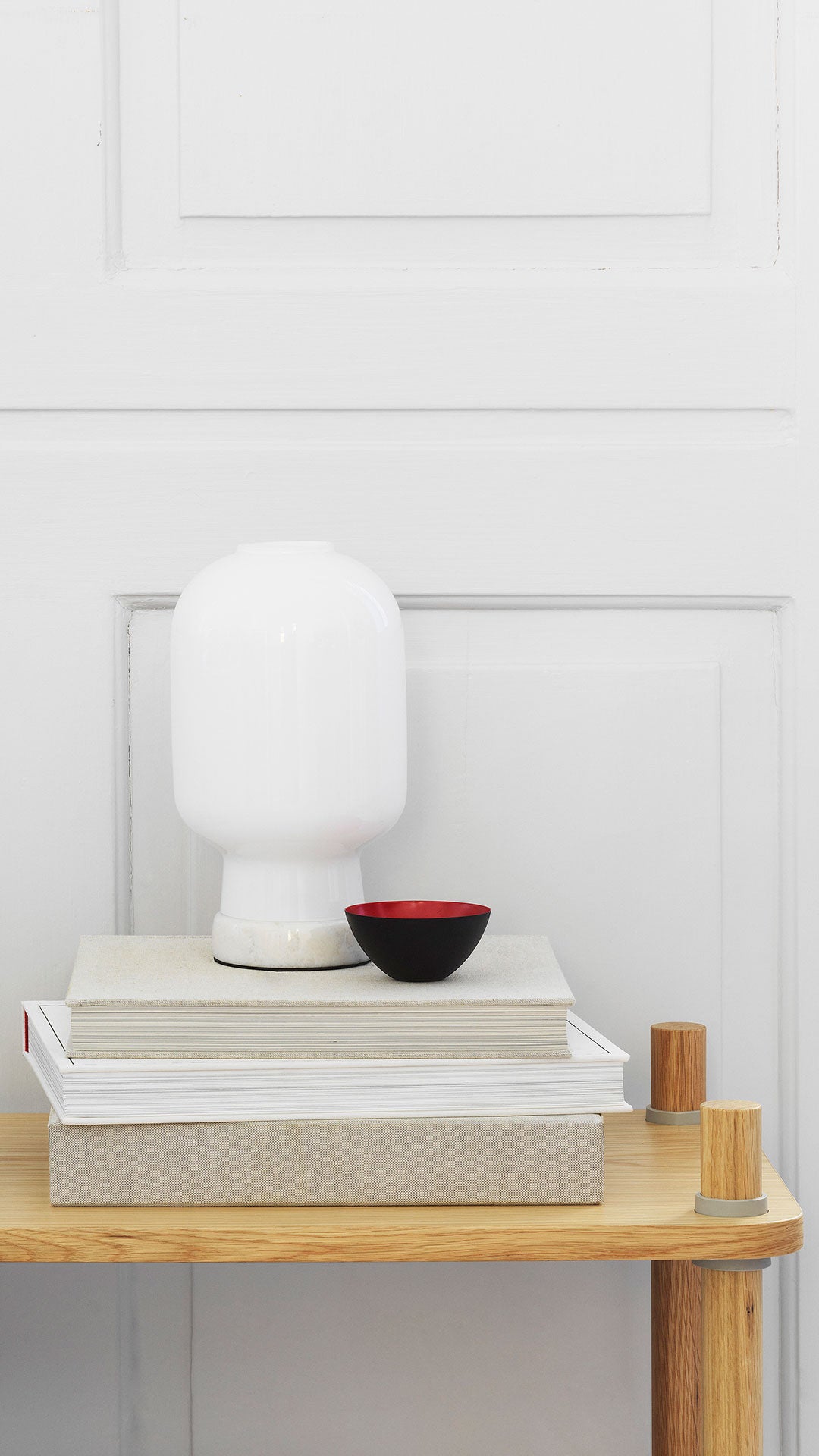 Tafellamp AMP wit glas met witte marmer