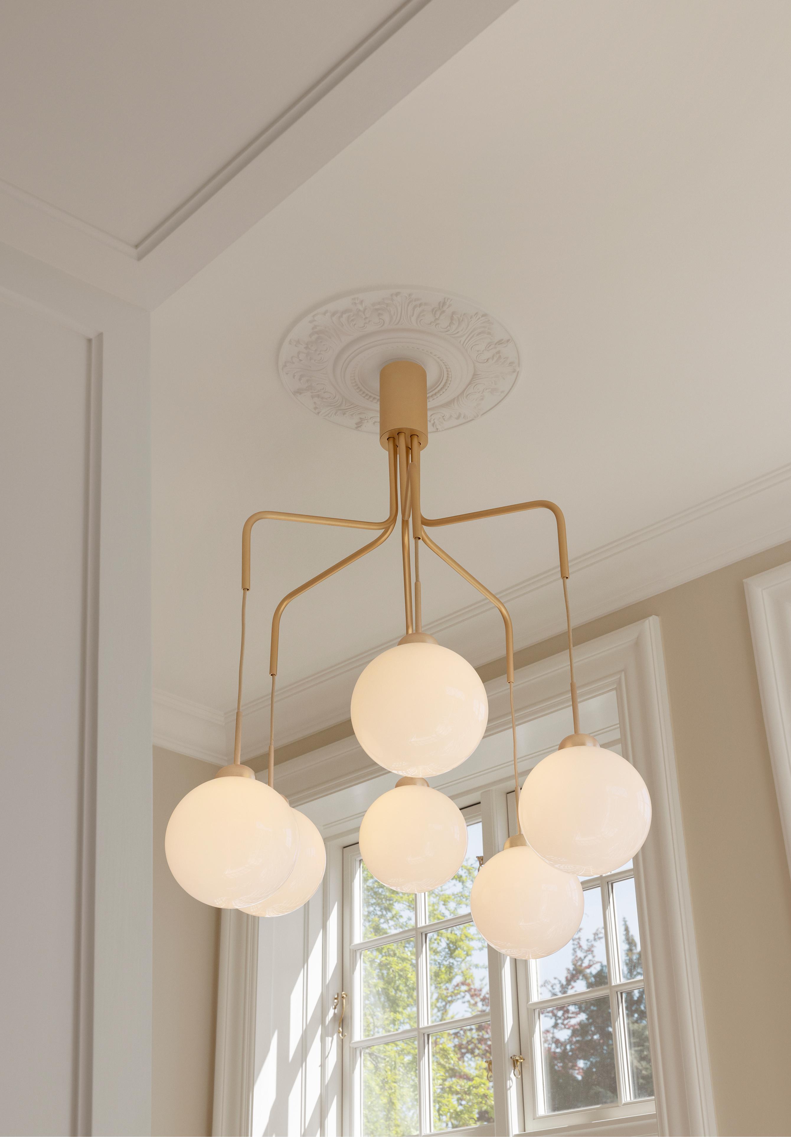 Hanglamp APIALES CLUSTER 6 zwart met opaalglas