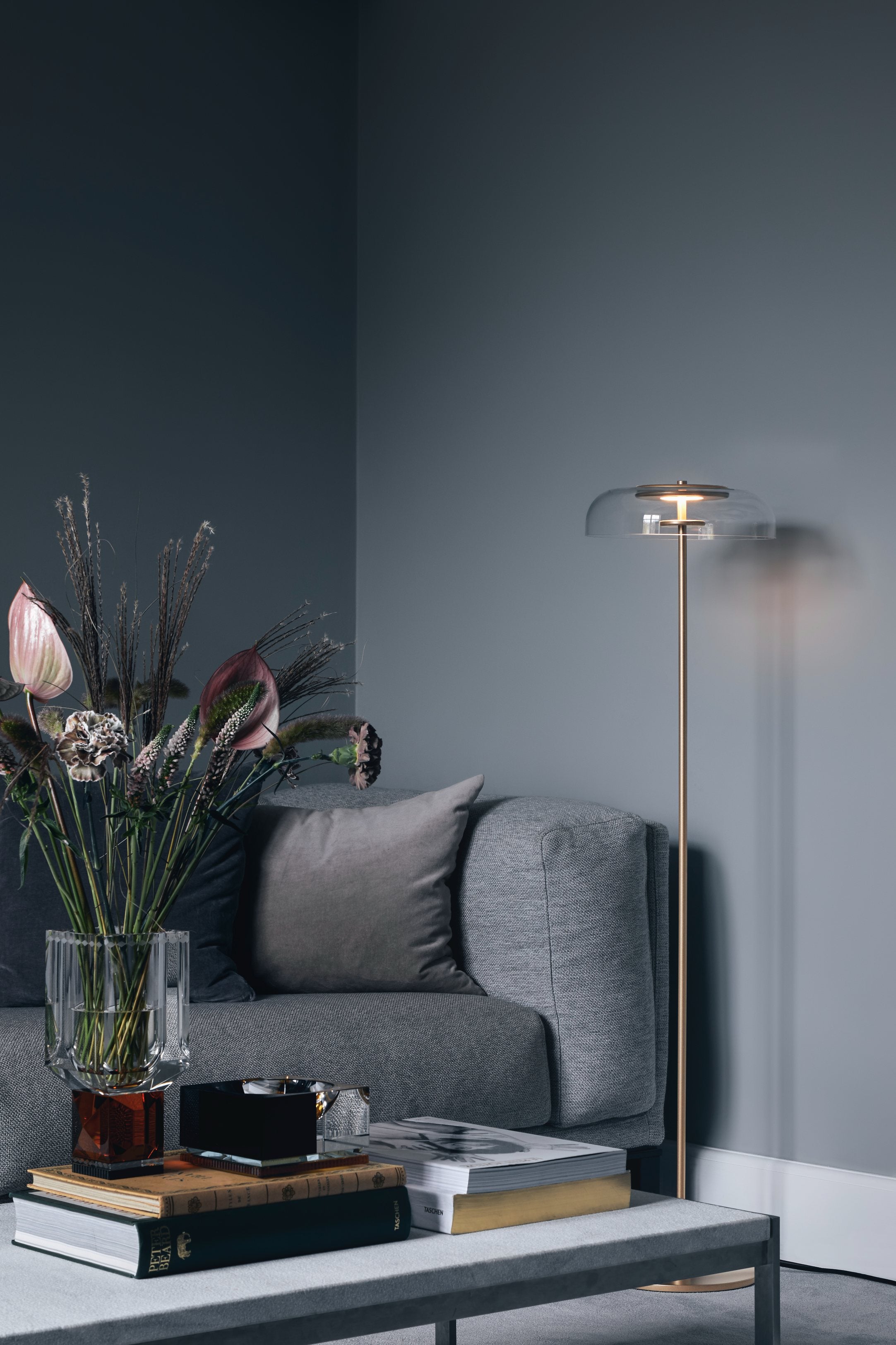 Stehlampe BLOSSI gold mit transparentem Glas