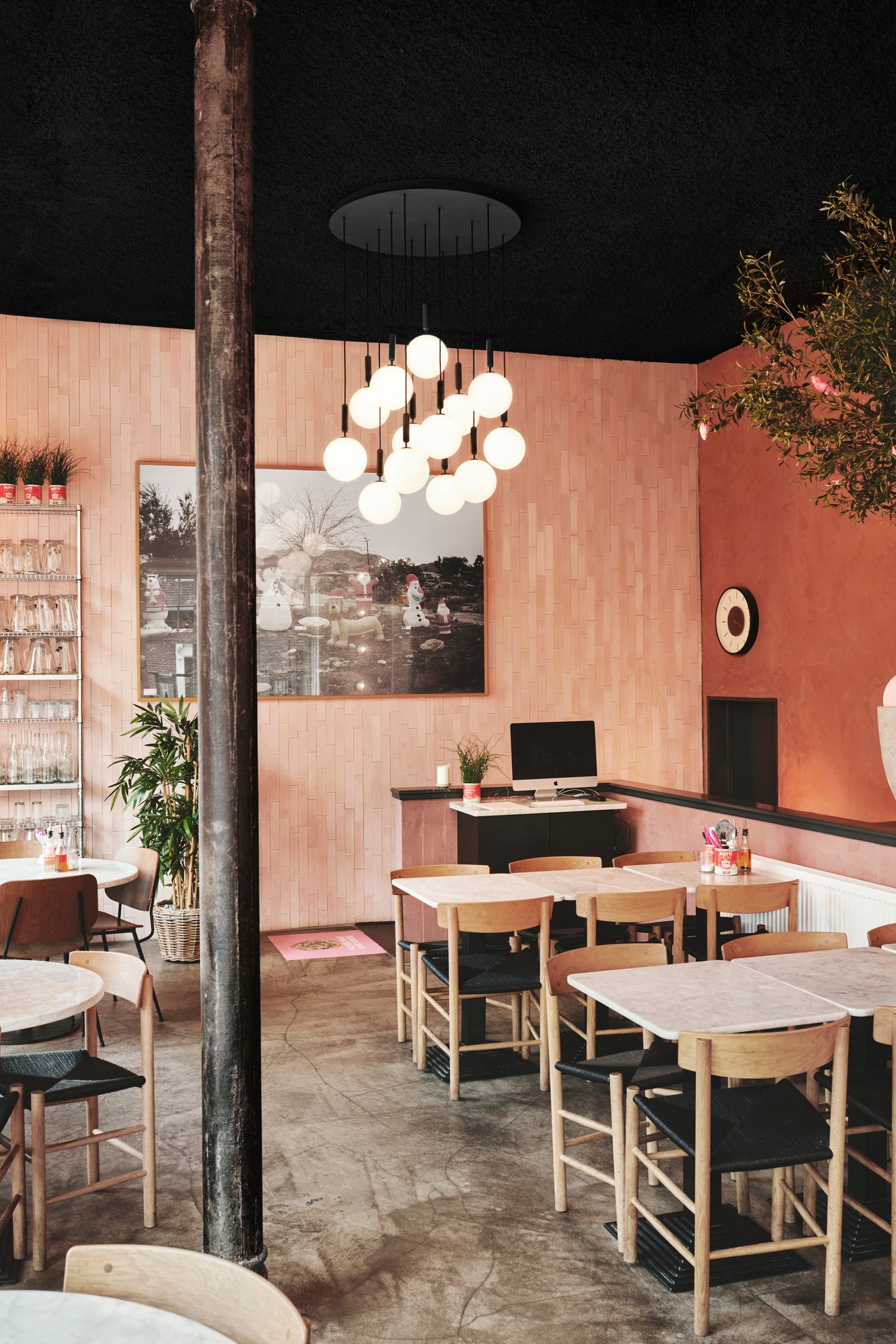 Hanglamp MIIRA 13 messing met opaalglas