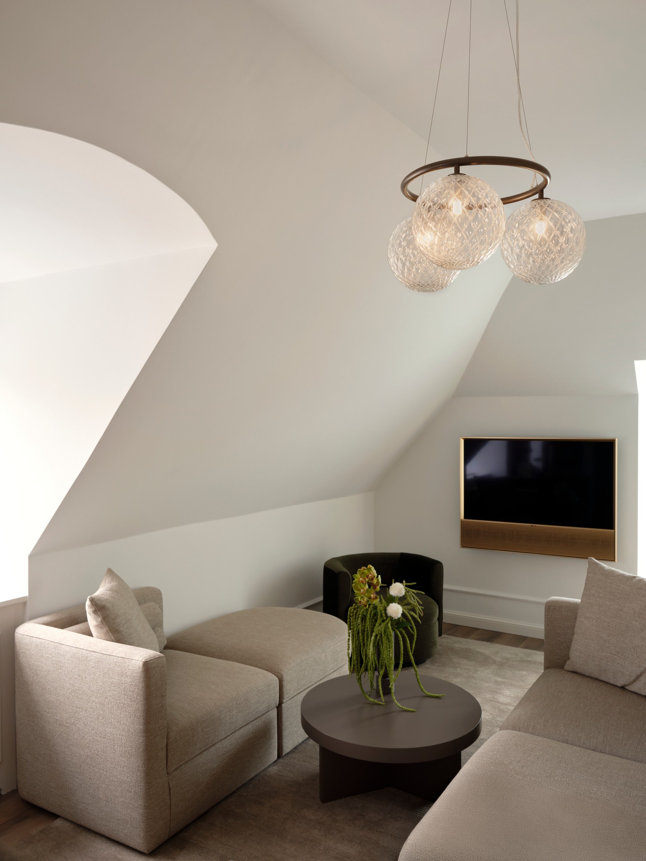 Lampa wisząca MIIRA 3 CIRCULAR ciemnobrązowy z transparentnym szkłem – Nuura