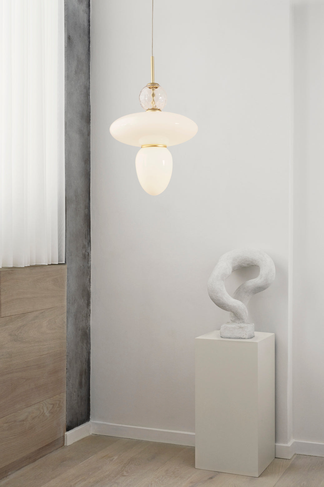 Pendelleuchte RIZZATTO 43 Messing mit opalem Glas