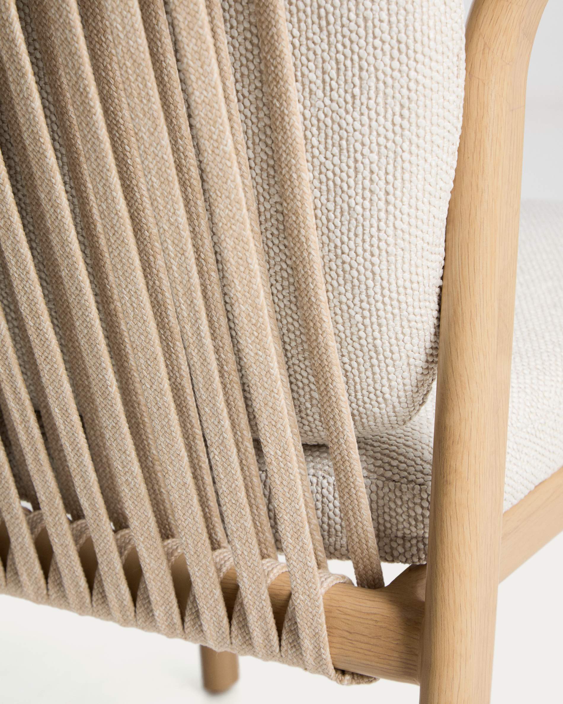 SIRTE ecru garden chair with a wood-like finish