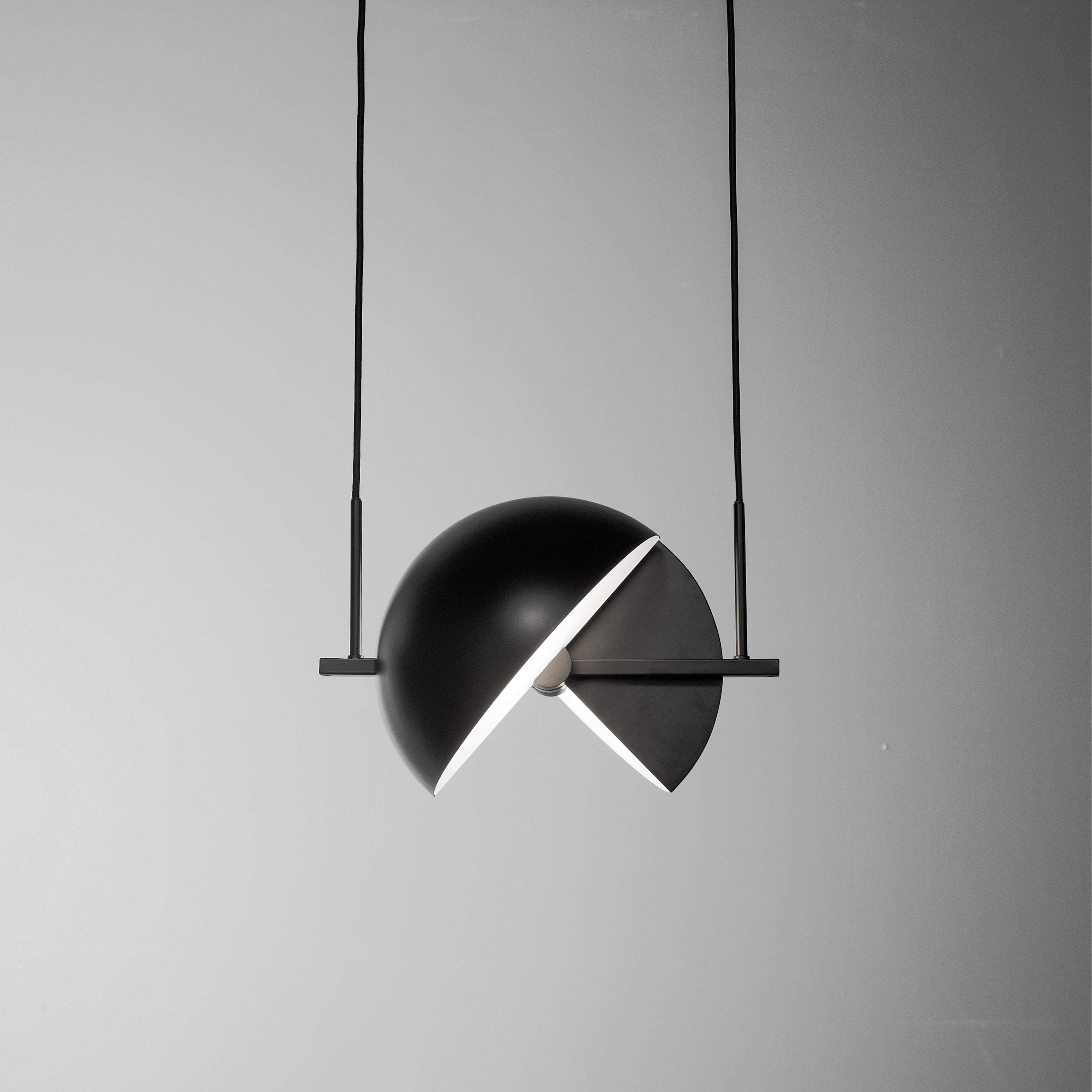 TRAPEZE black pendant lamp