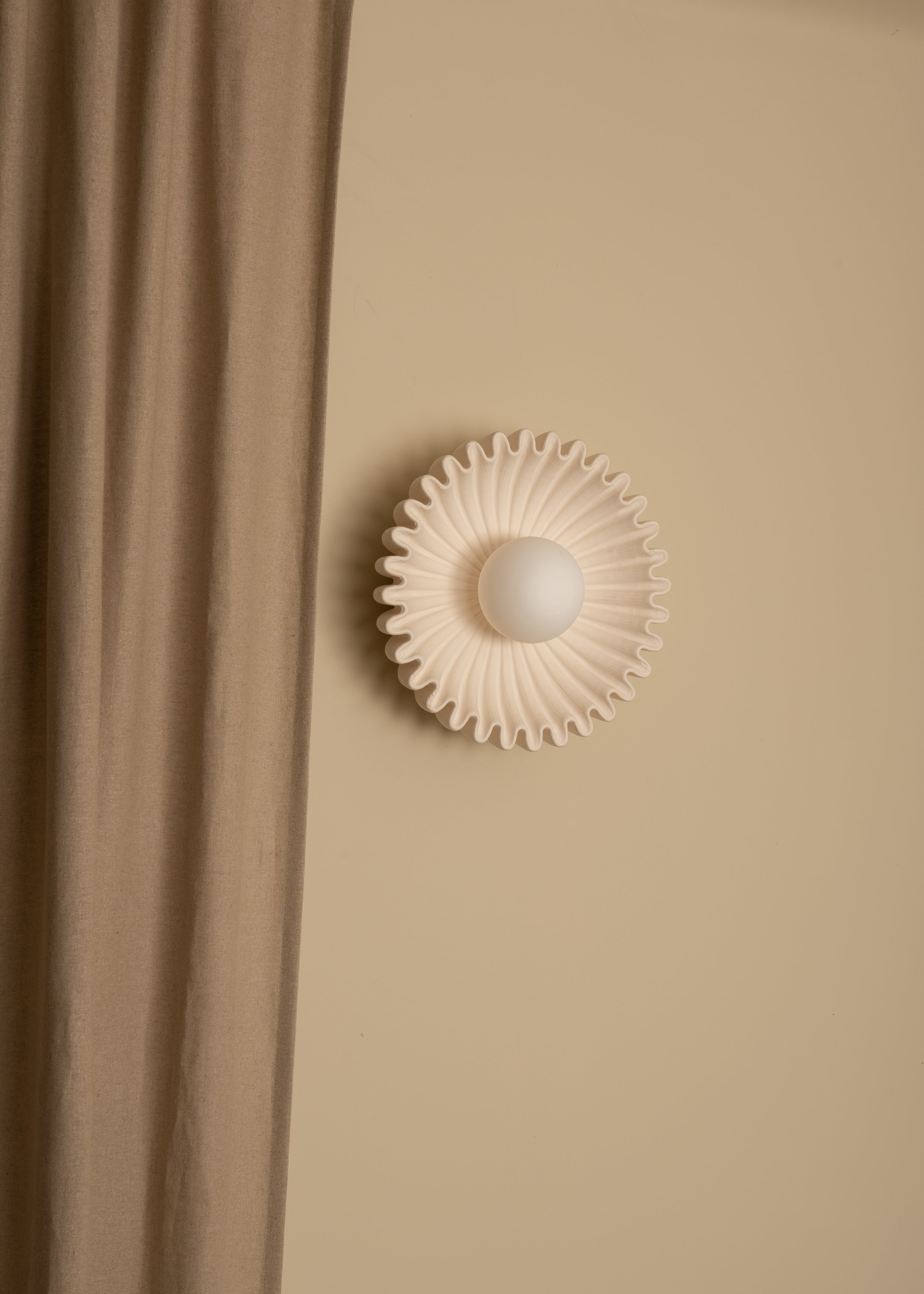 Wandlamp keramisch OSTRO ecru