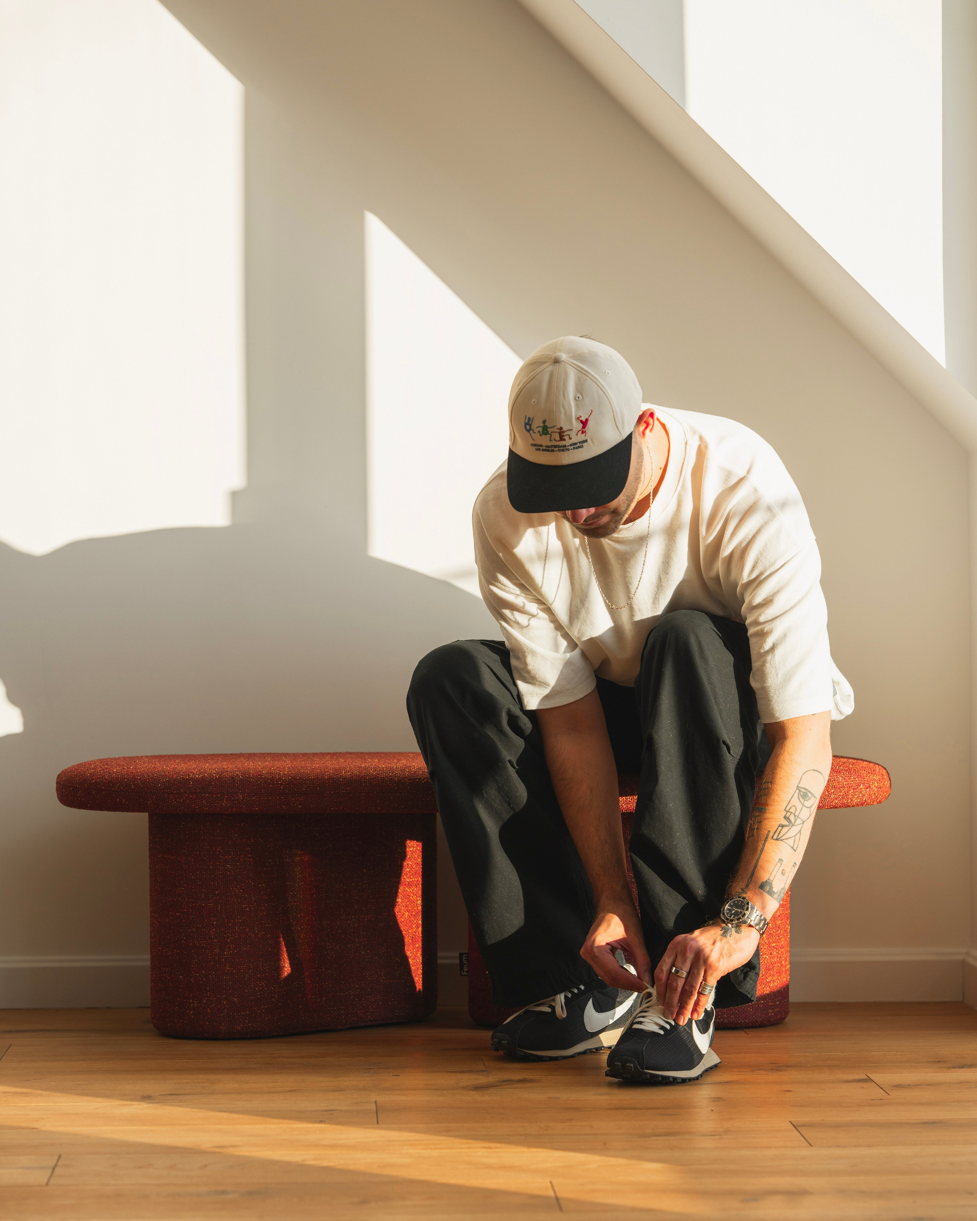 OVO bench chestnut red