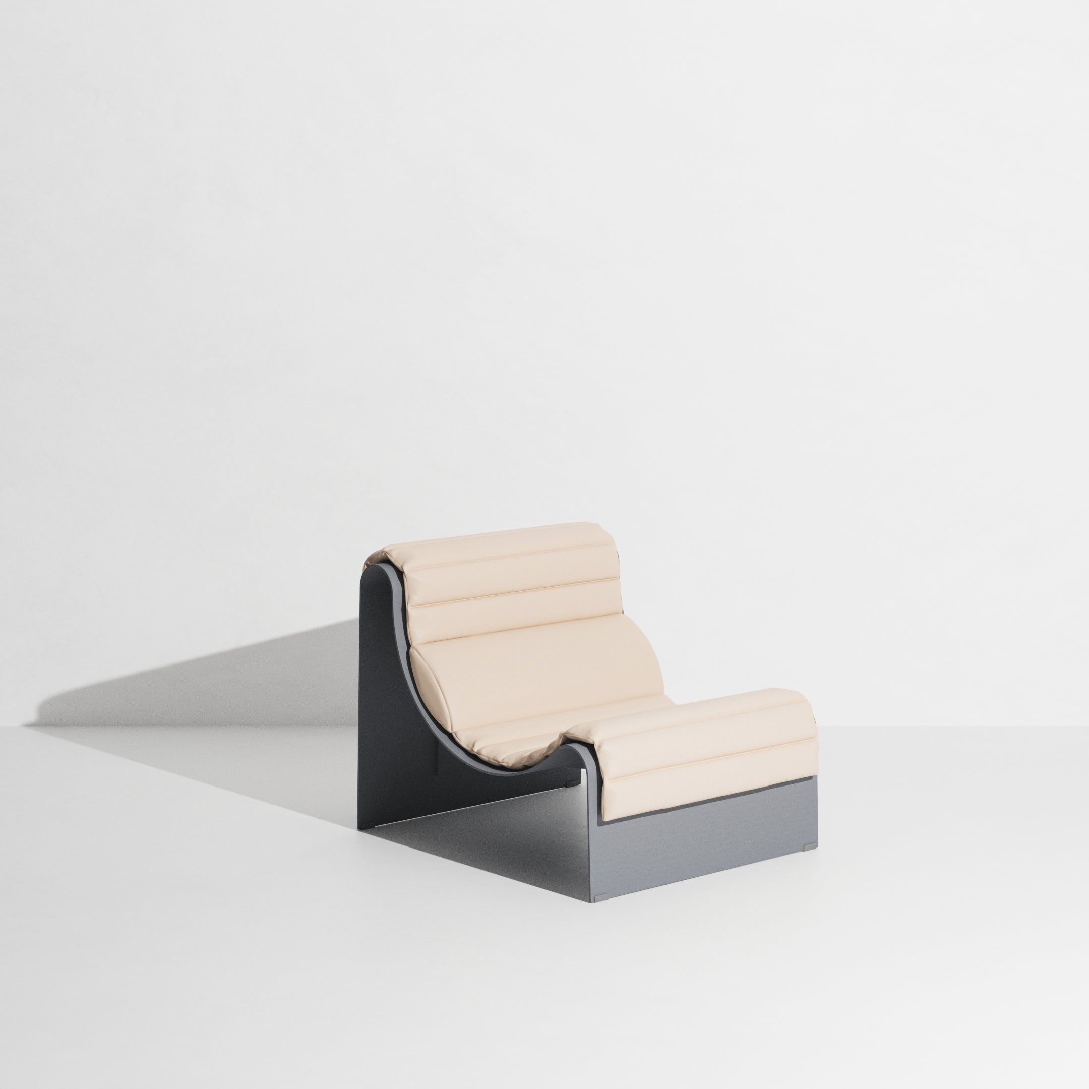 ECLIPSE fauteuil grijs met een beige kussen