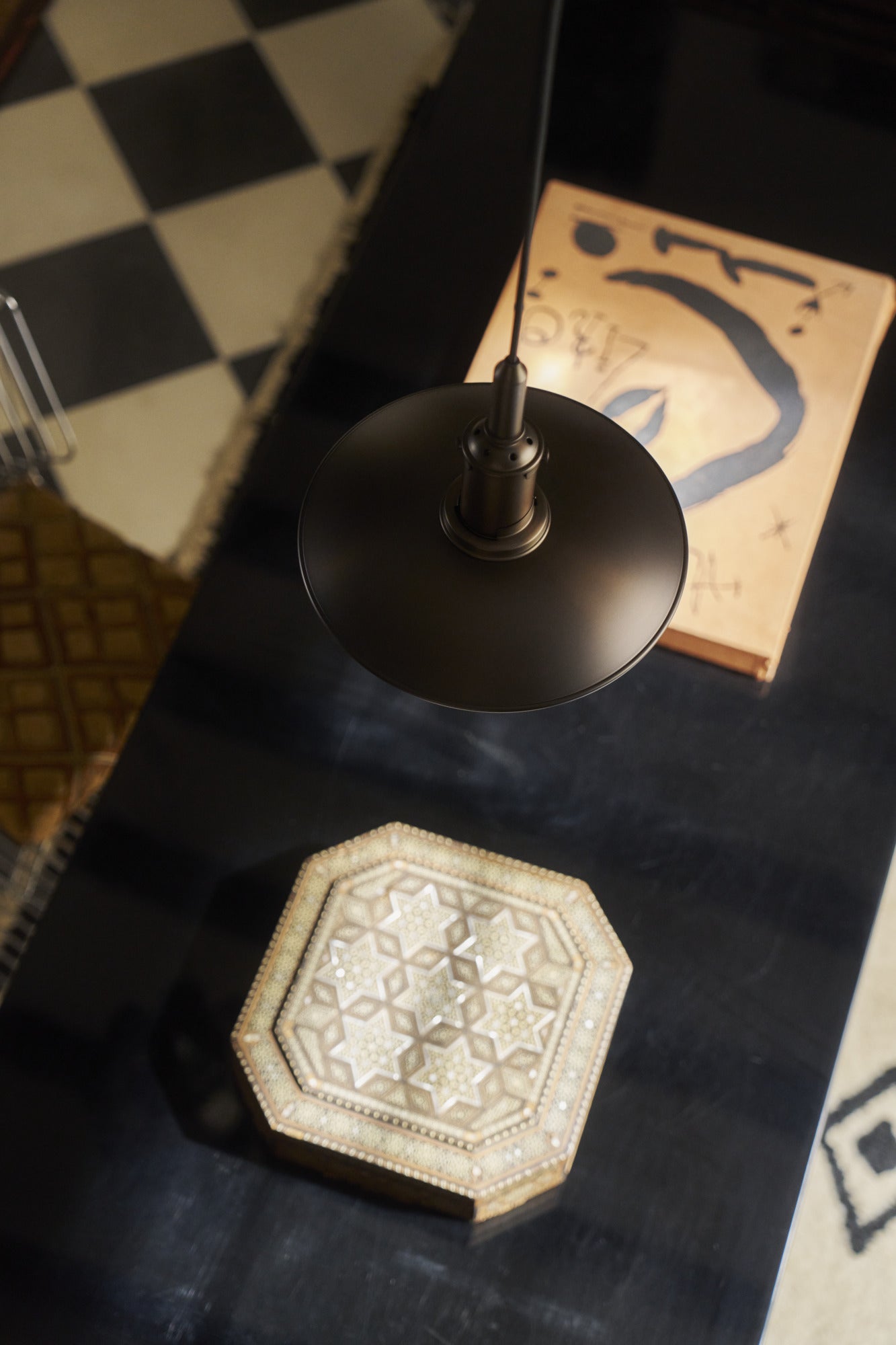 Pendelleuchte PH 3/3 weiß mit schwarzer matter Oberfläche