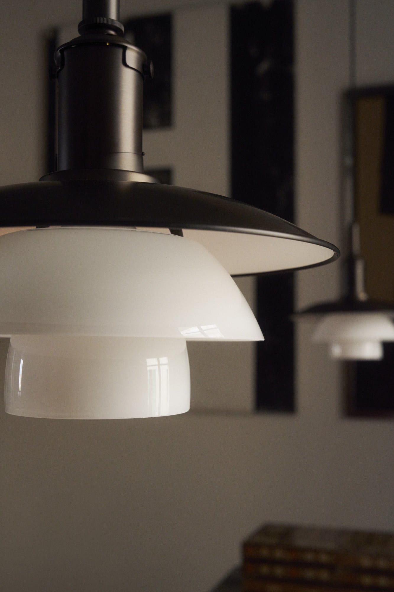 Pendelleuchte PH 3/3 weiß mit schwarzer matter Oberfläche