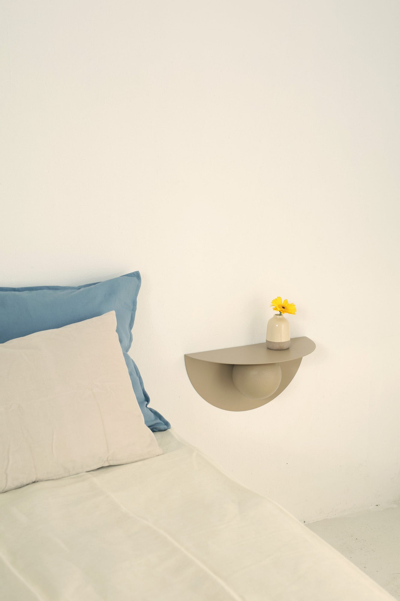 Wandplank POP van staal en hout