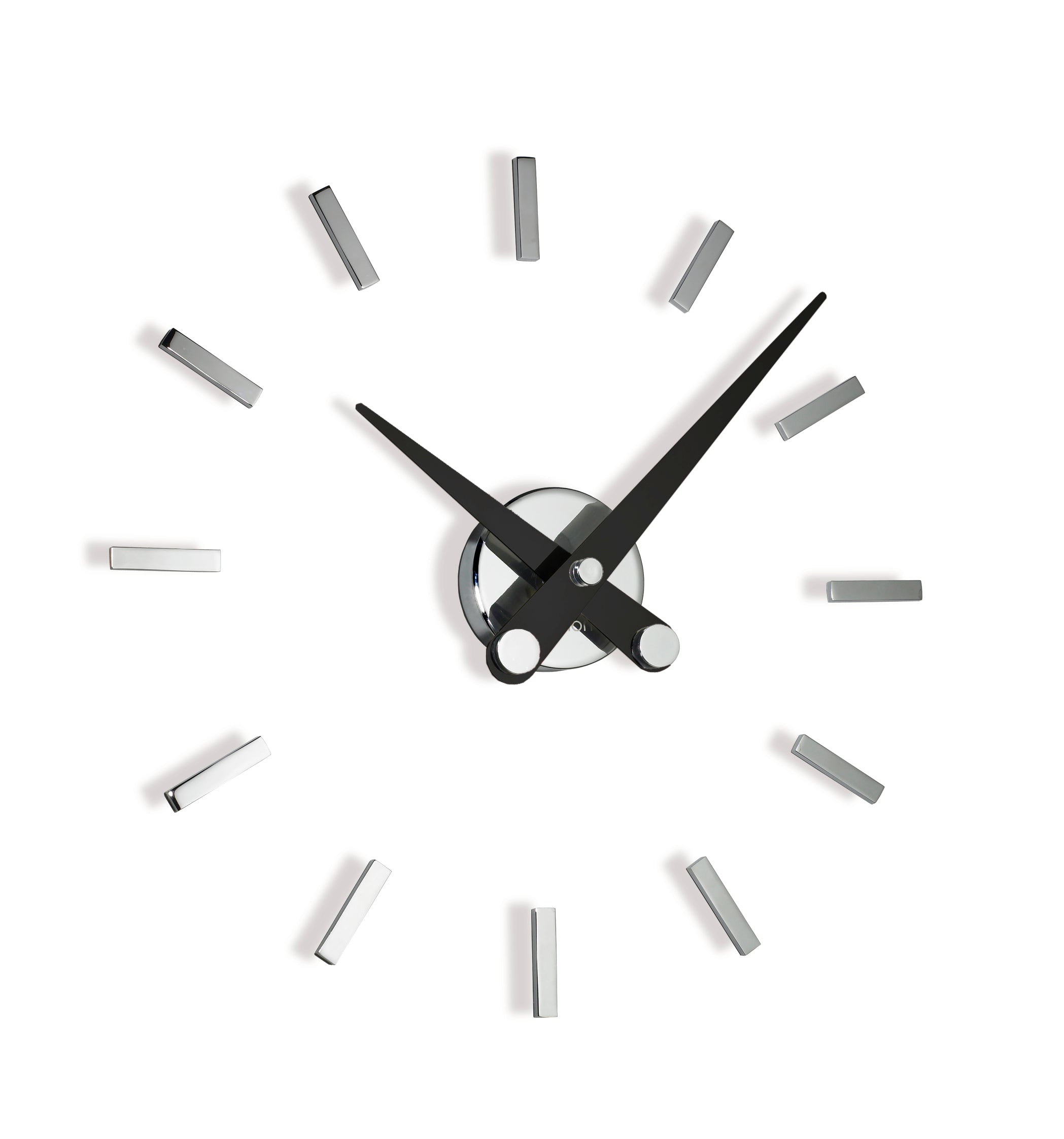 PUNTOS SUSPENSIVOS wall clock in chrome with black finish