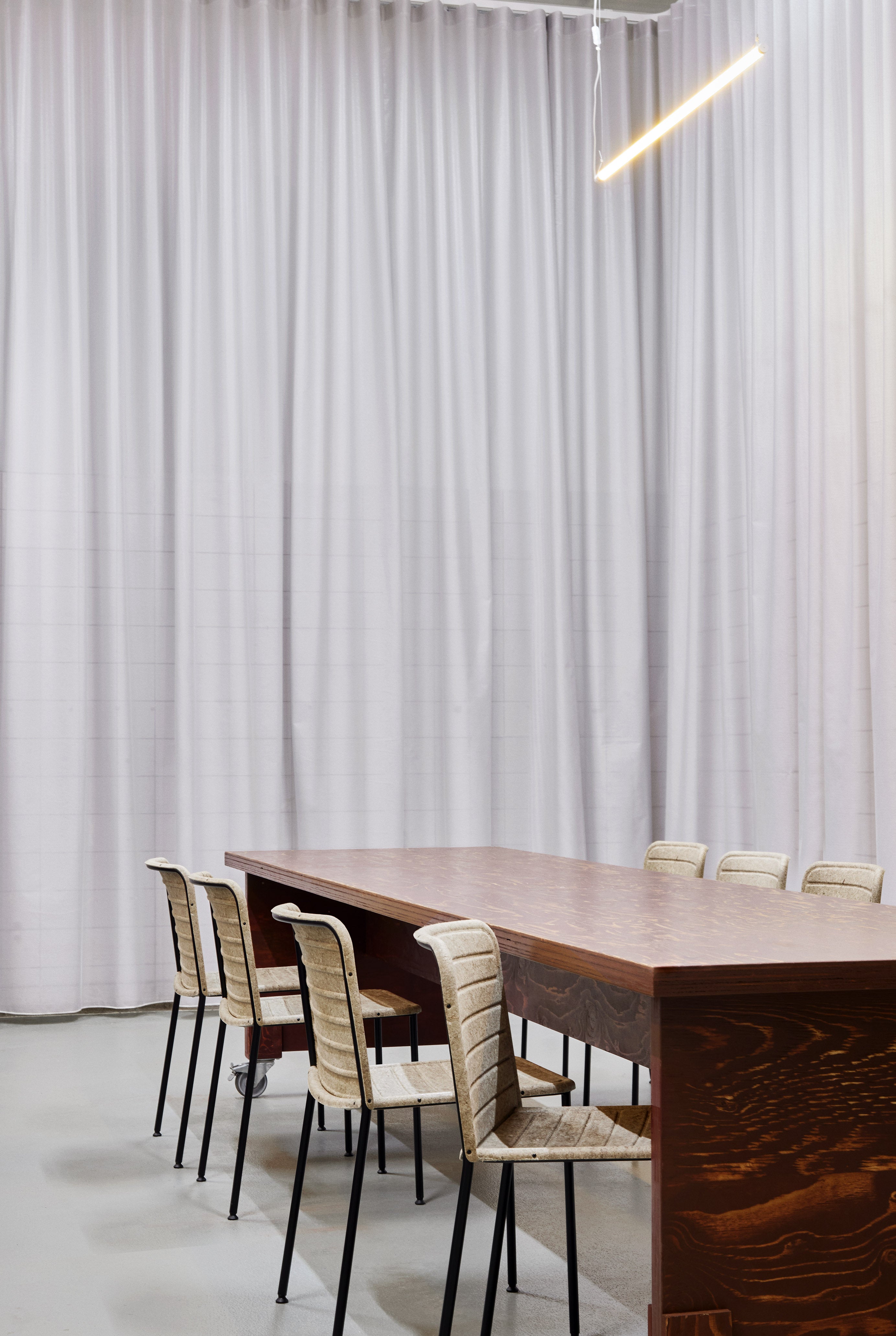 Stuhl FLAX STACKER braun