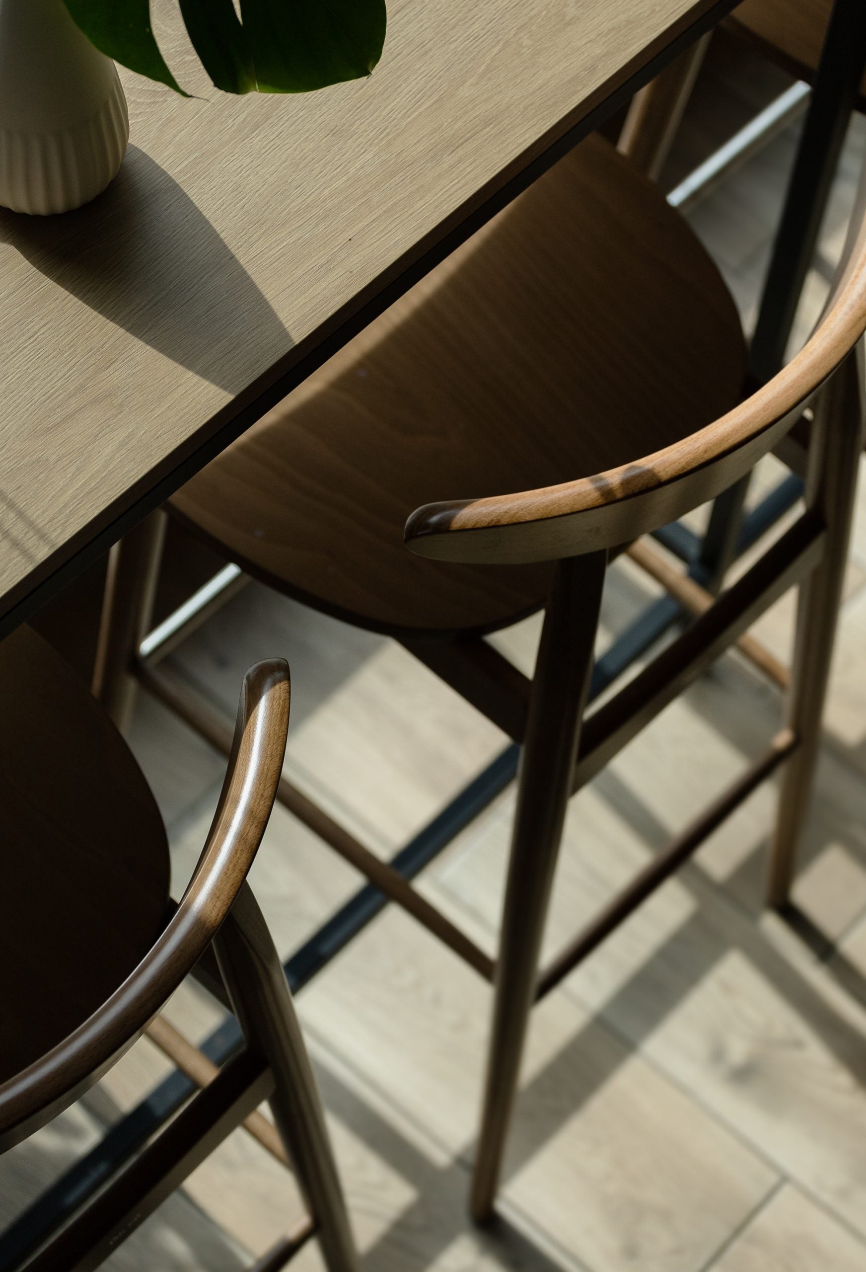 Hocker GISTEREN H-4100 van hout