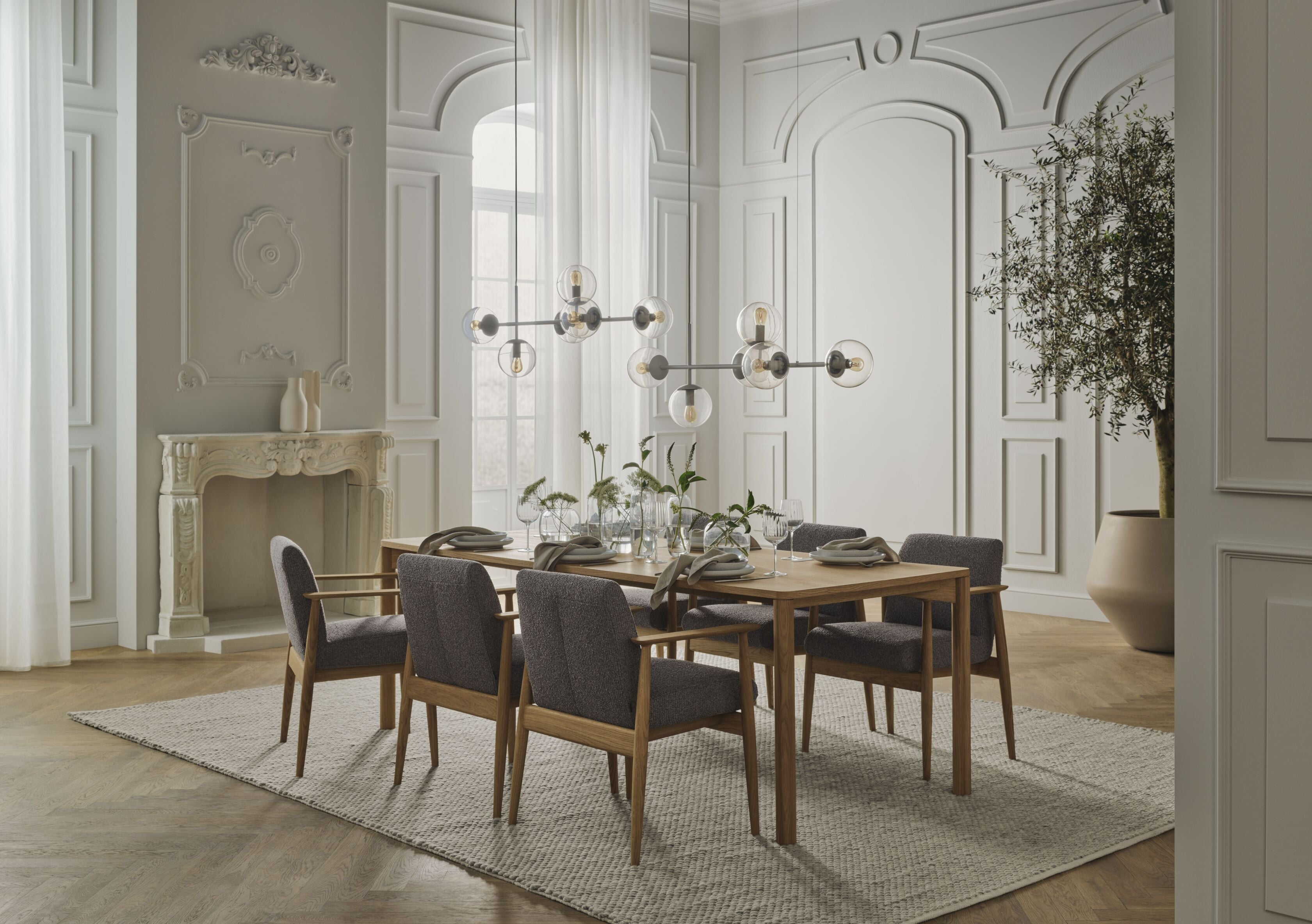 Eettafel PANA met eikenhouten basis