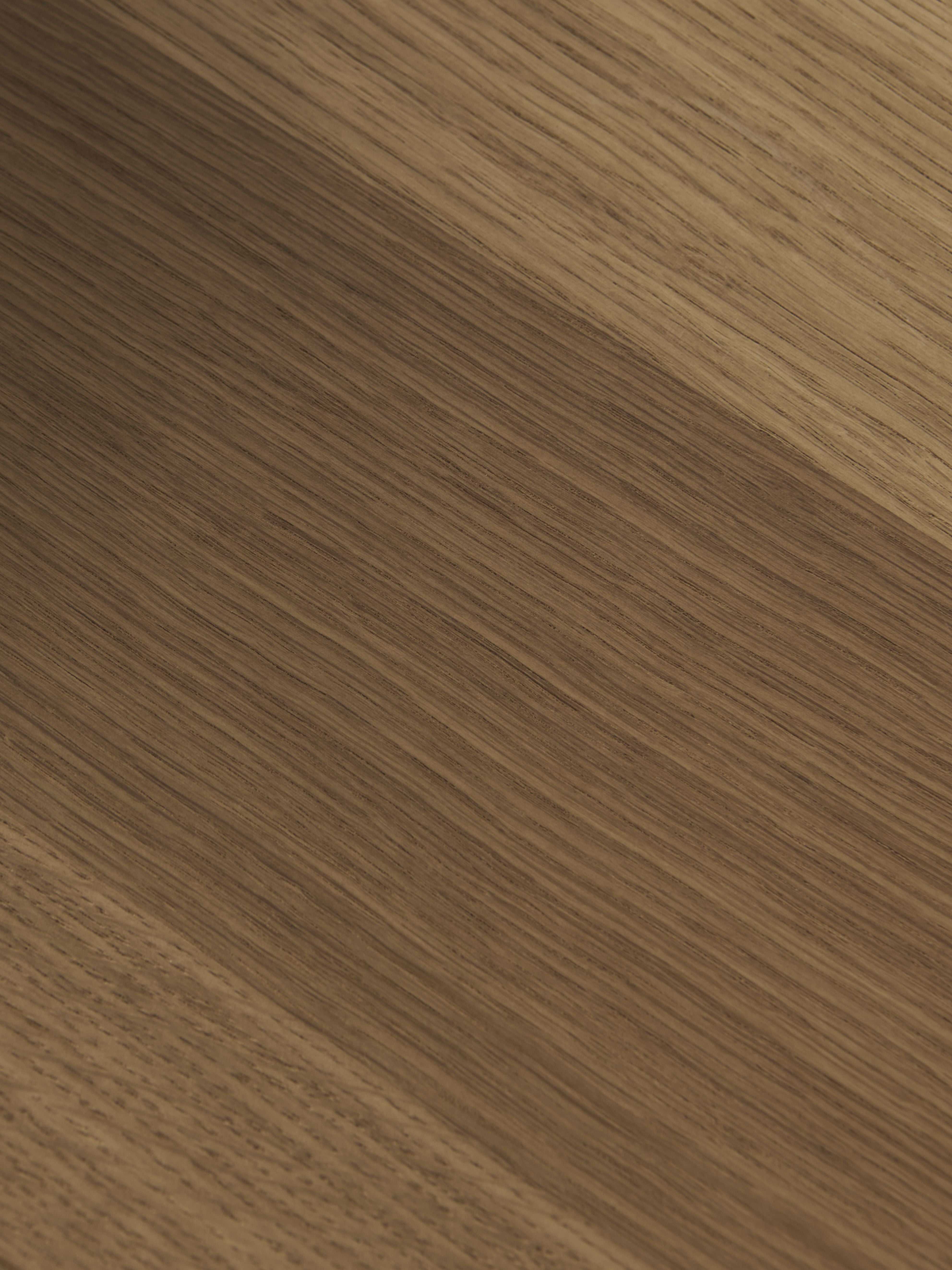 Uittrekbare tafel PANA met eikenhouten basis