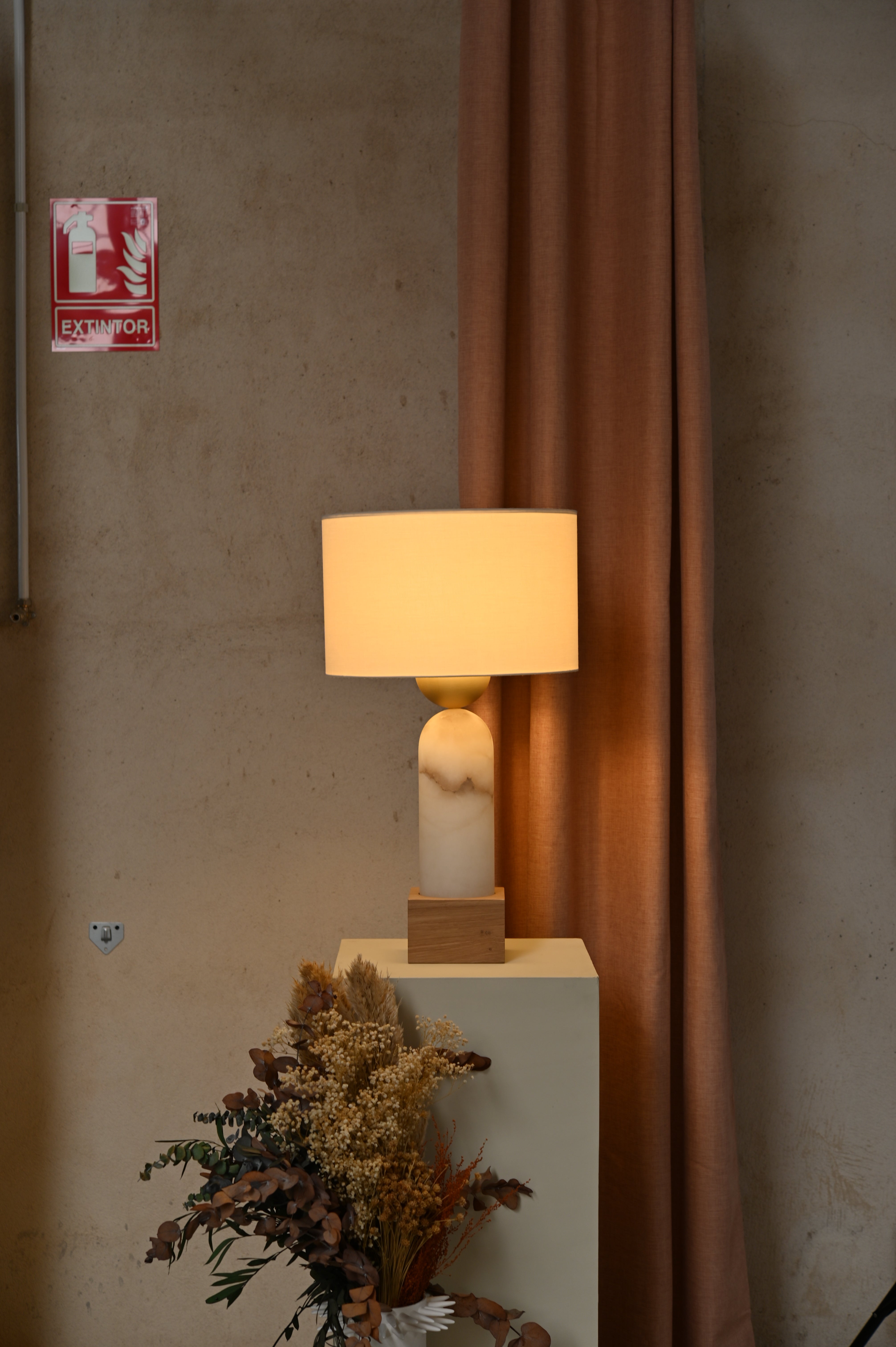 Tischlampe PEONA KELO weißer Alabaster