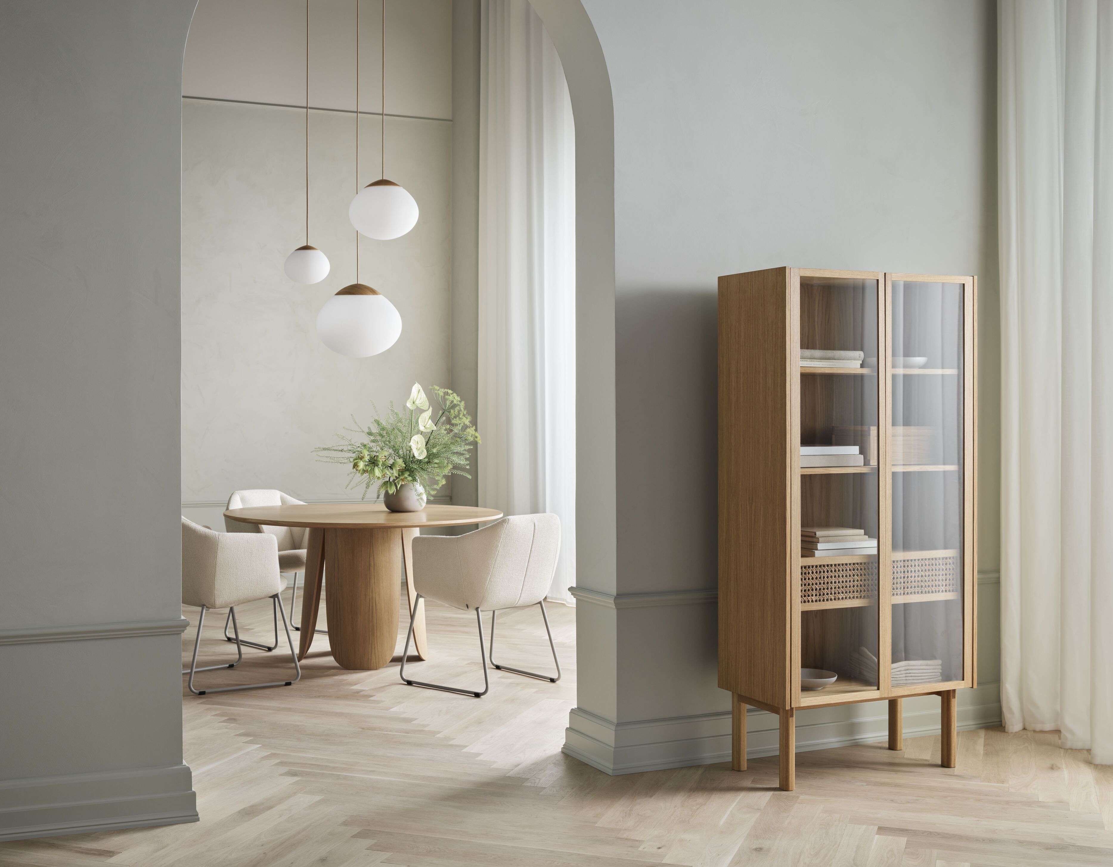 Vorsitzender Kimono -Basis aus Chromstahl