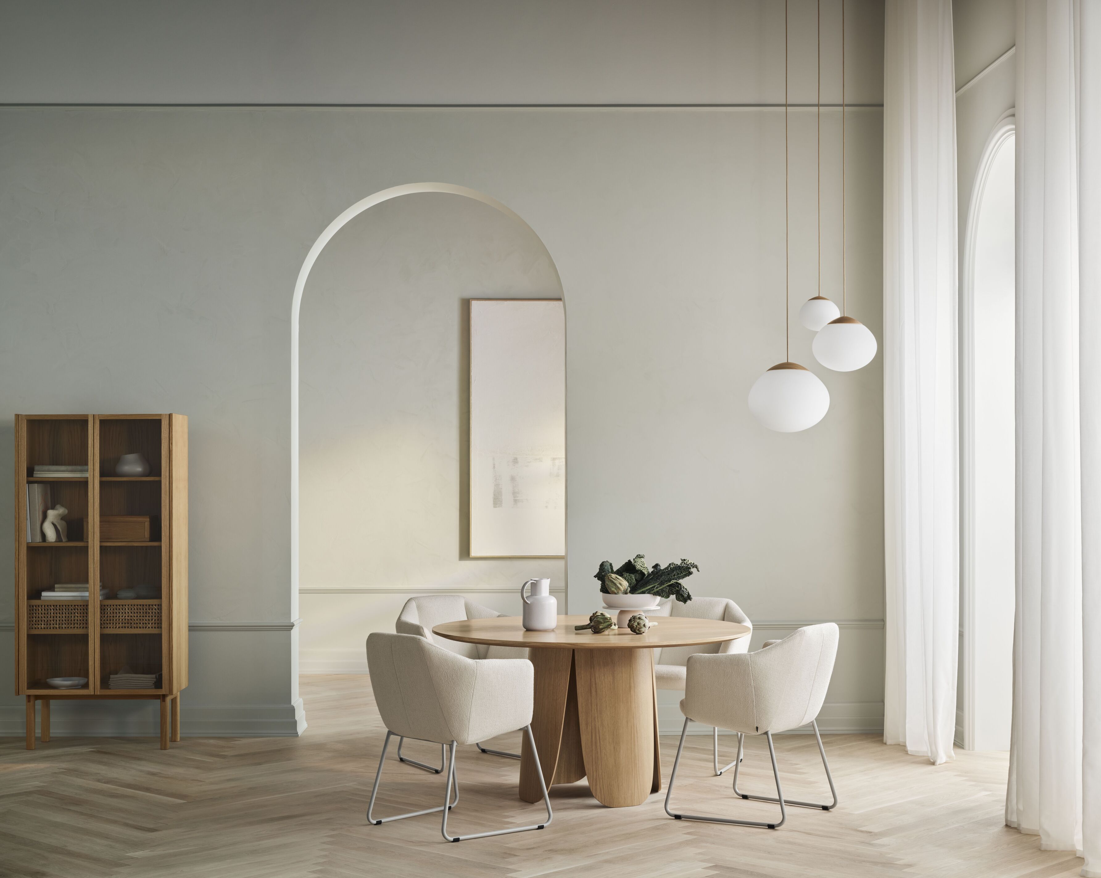 KIMONO stoel met een zwart gelakte stalen basis