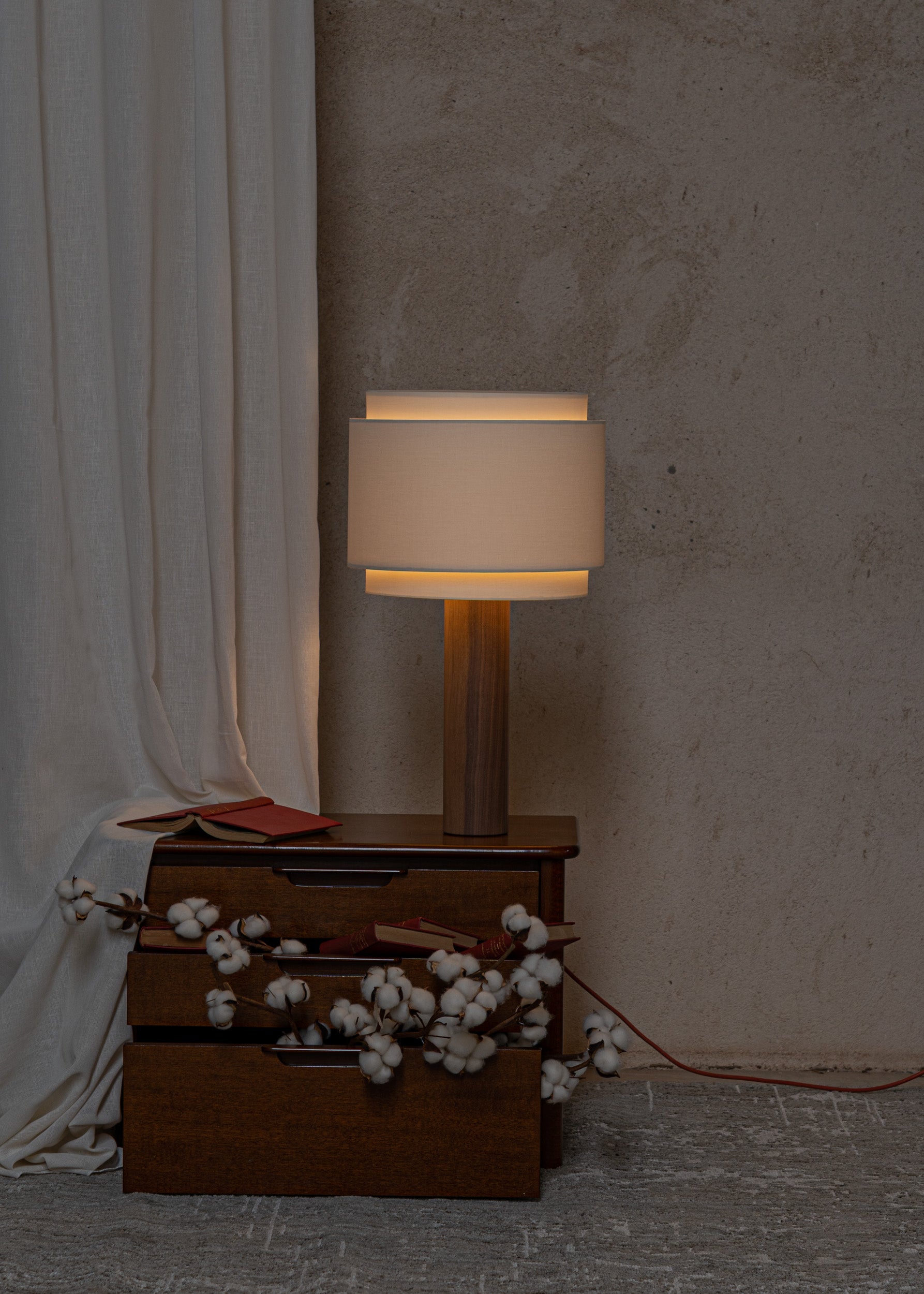 PIPO DUOBLE Walnut Wood Table Lamp