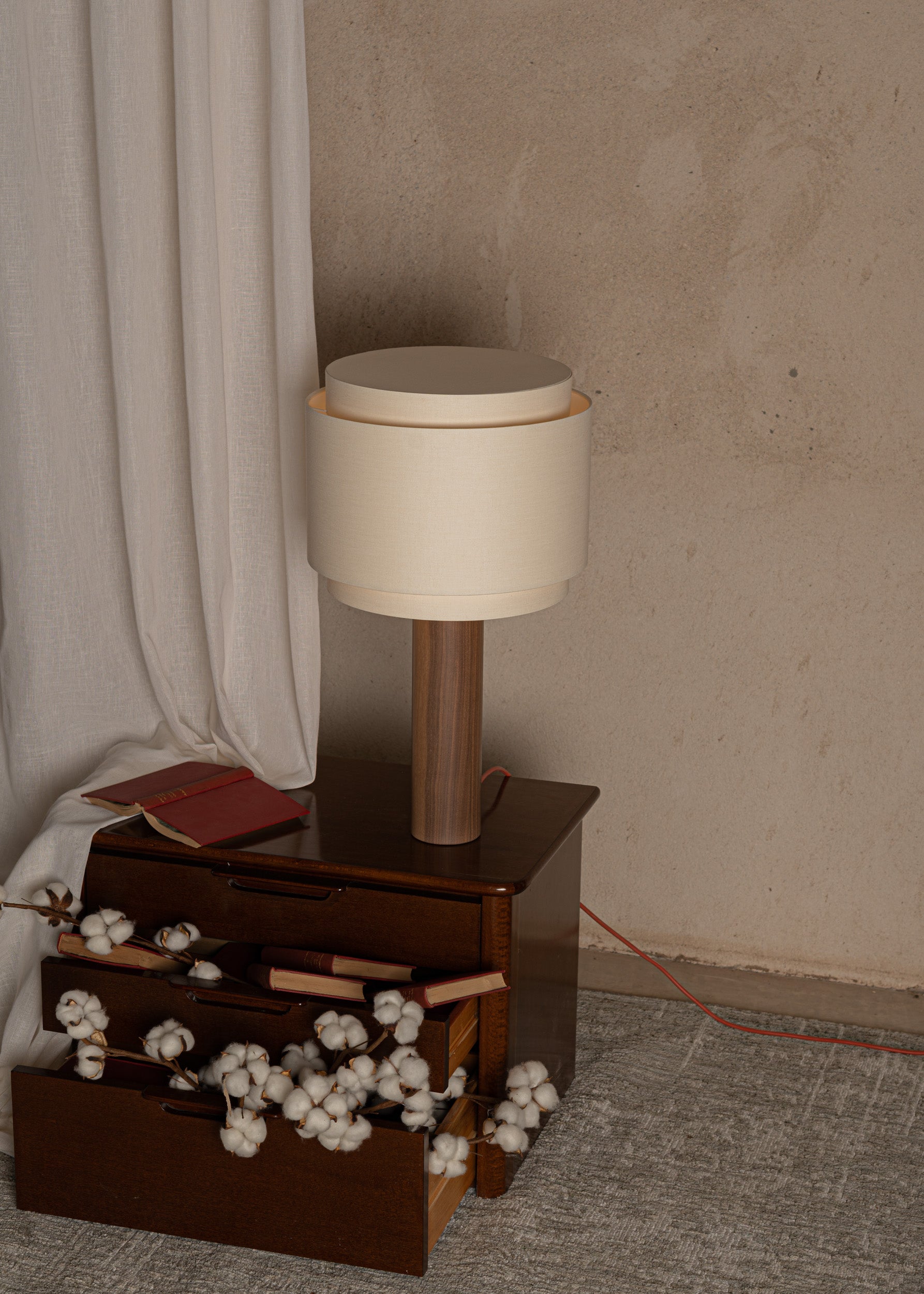 PIPO DUOBLE Walnut Wood Table Lamp
