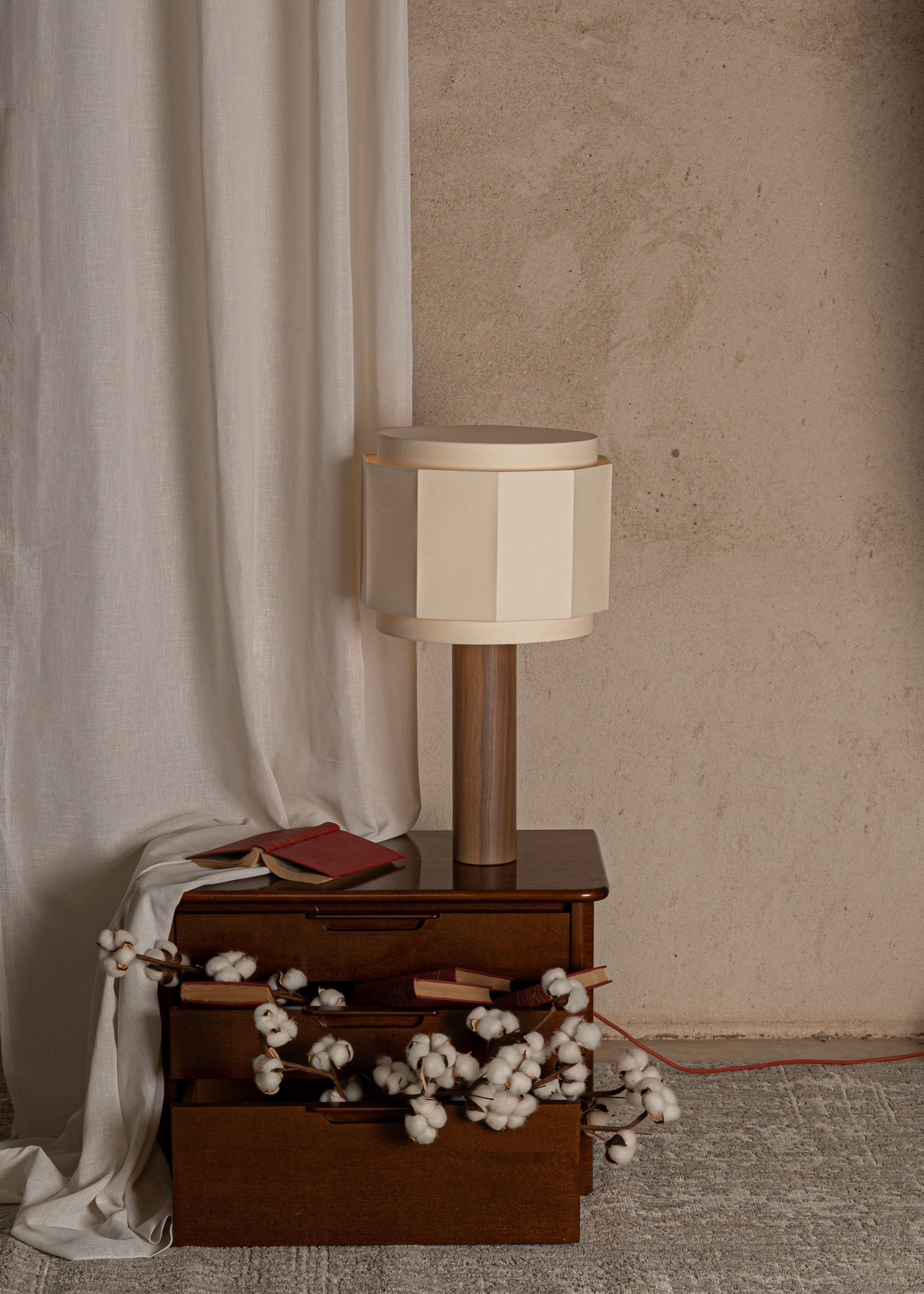 PIPO OKLA Walnut Wood Table Lamp
