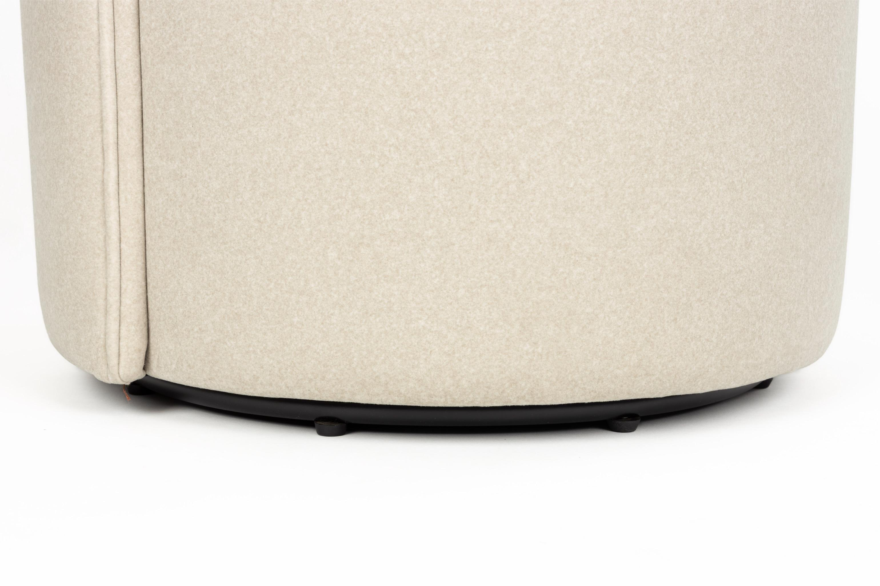 Beige PLUSH fauteuil