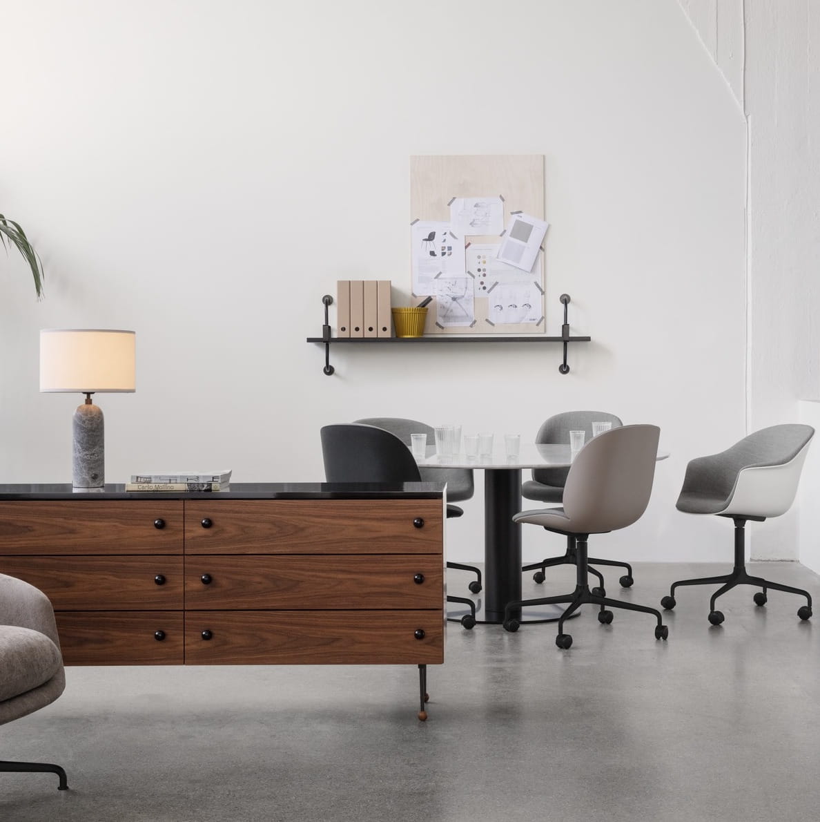 DÉMON plank zwart essenhout