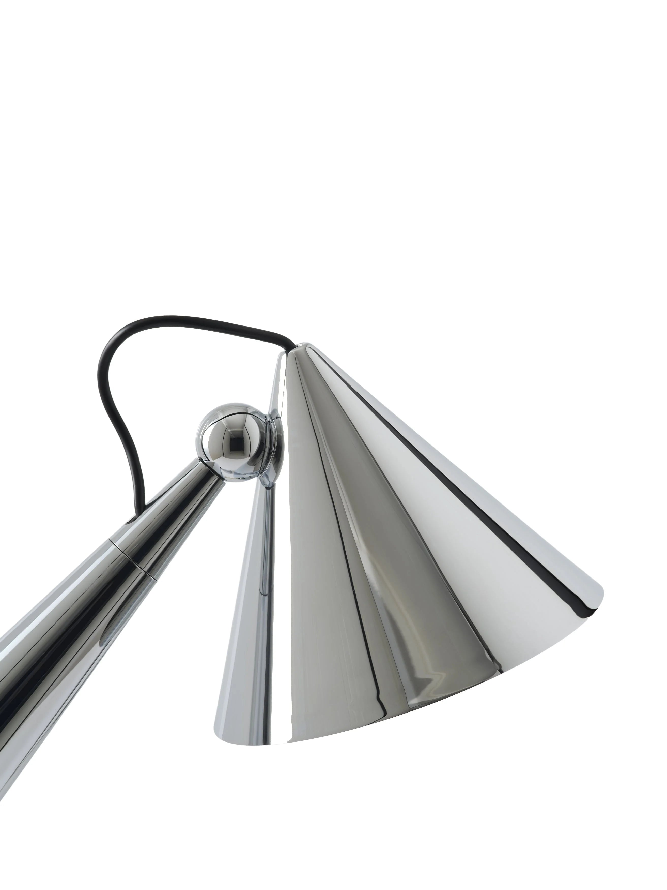 POSE silver table lamp