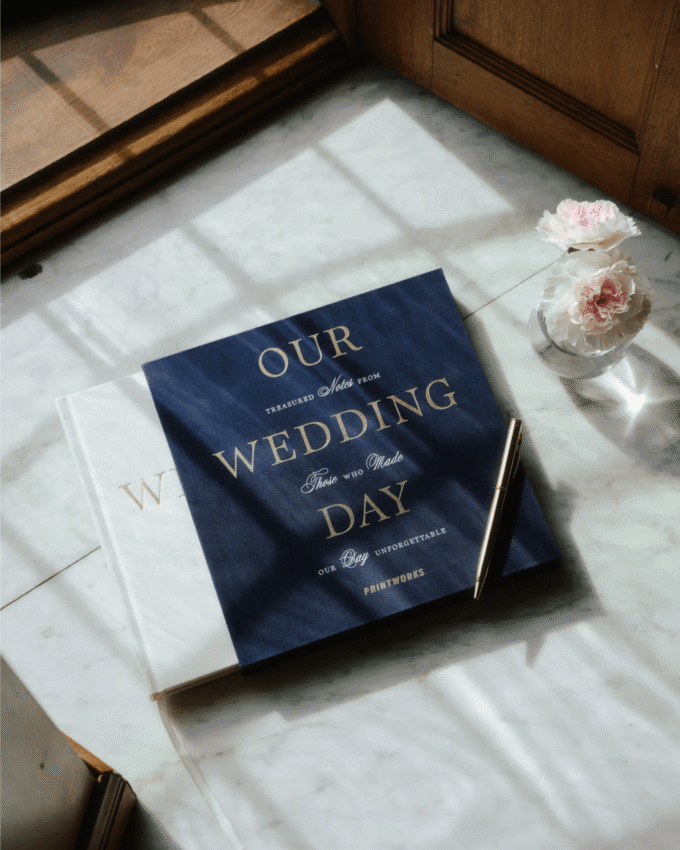 Gastenboek ONZE HUWELIJKS DAG marineblauw met wit