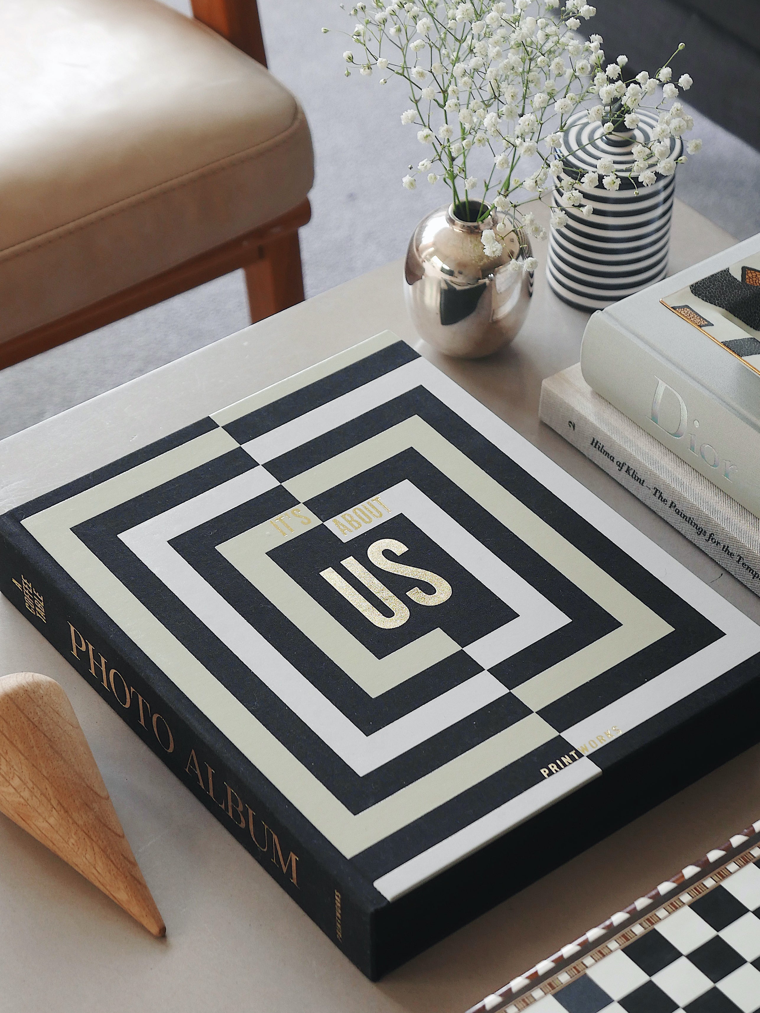 Fotoalbum IT'S ABOUT US schwarz mit Weiß und Gold