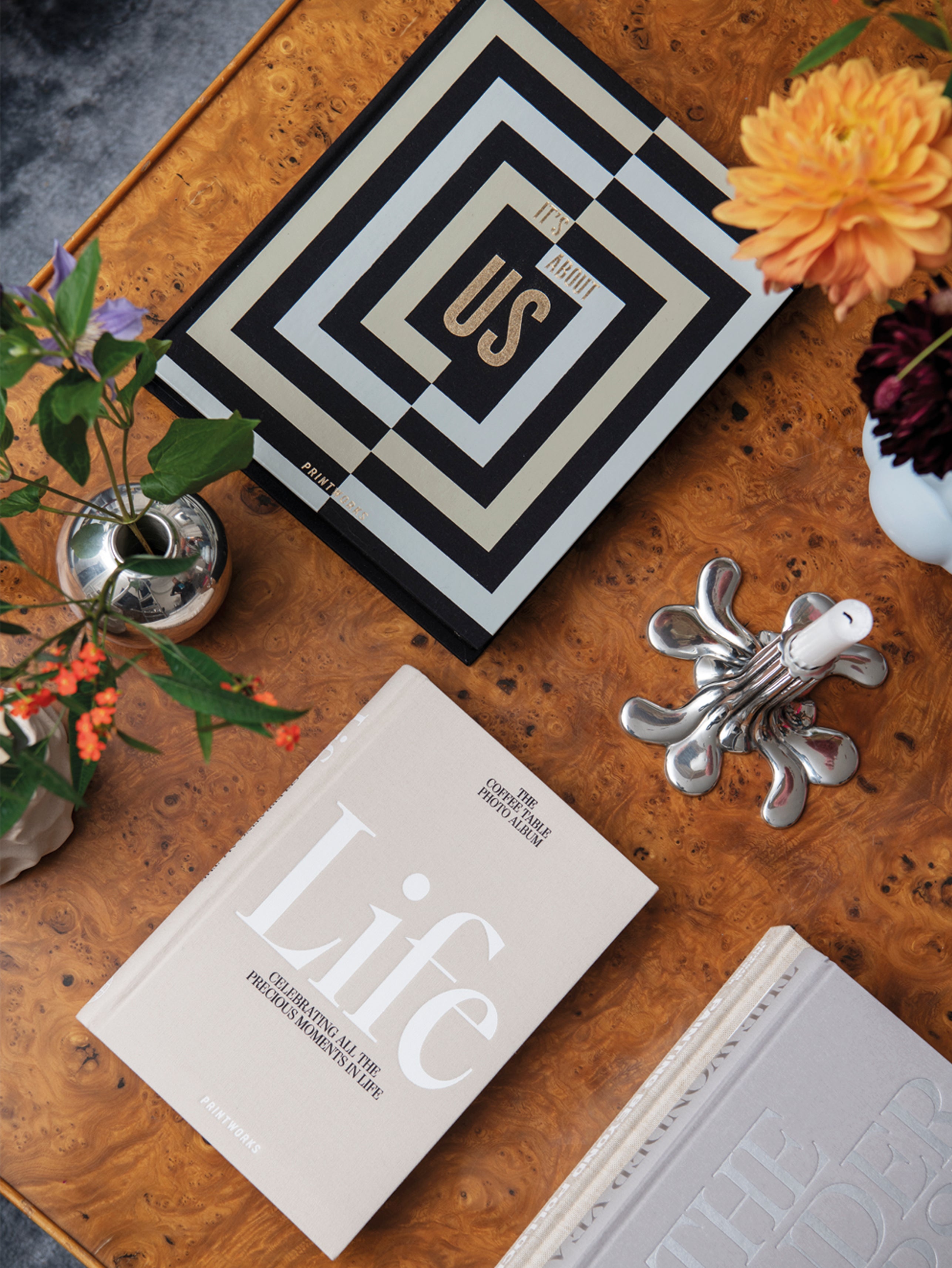 Fotoalbum IT'S ABOUT US schwarz mit Weiß und Gold