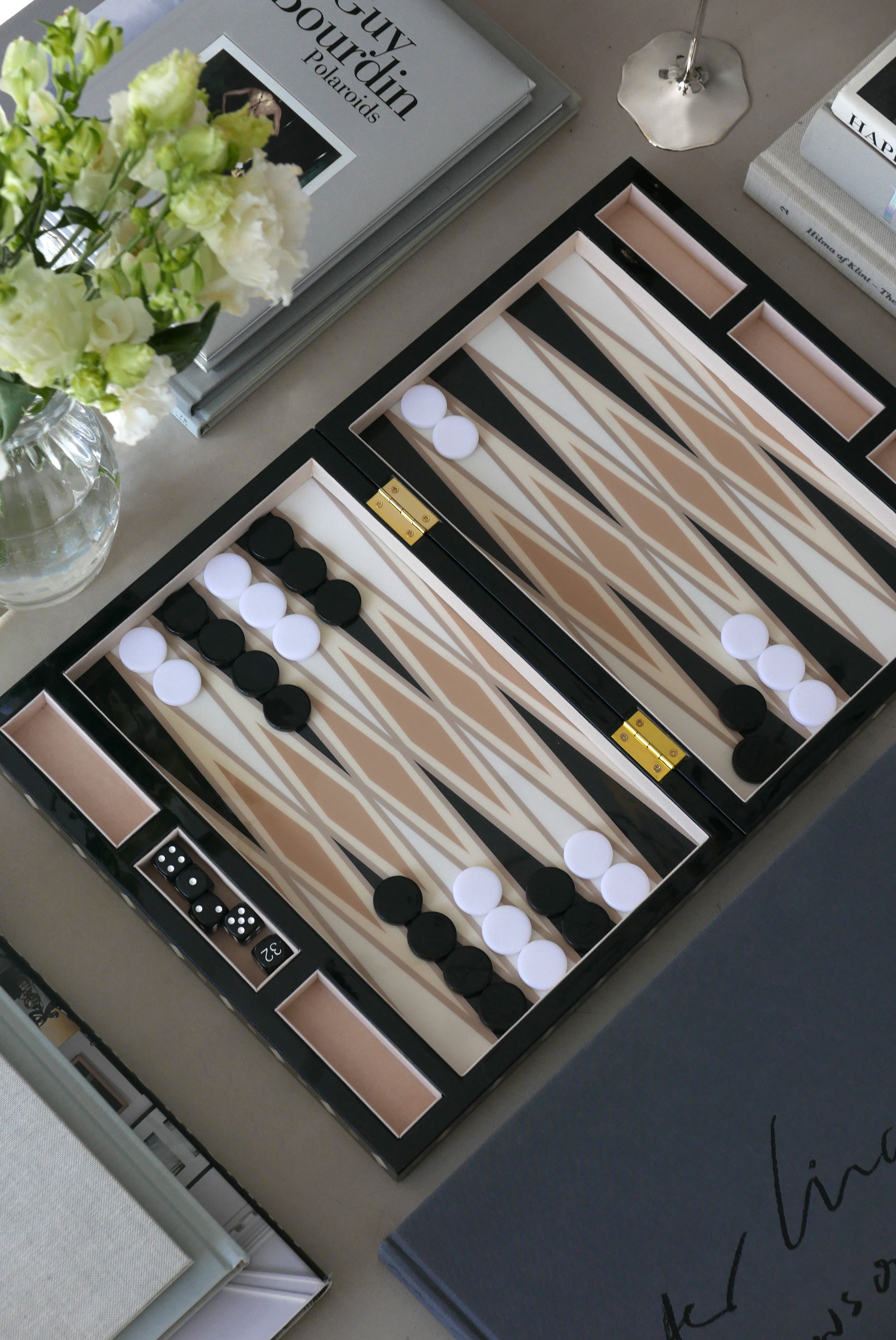 Gelakte backgammon set zwart met wit