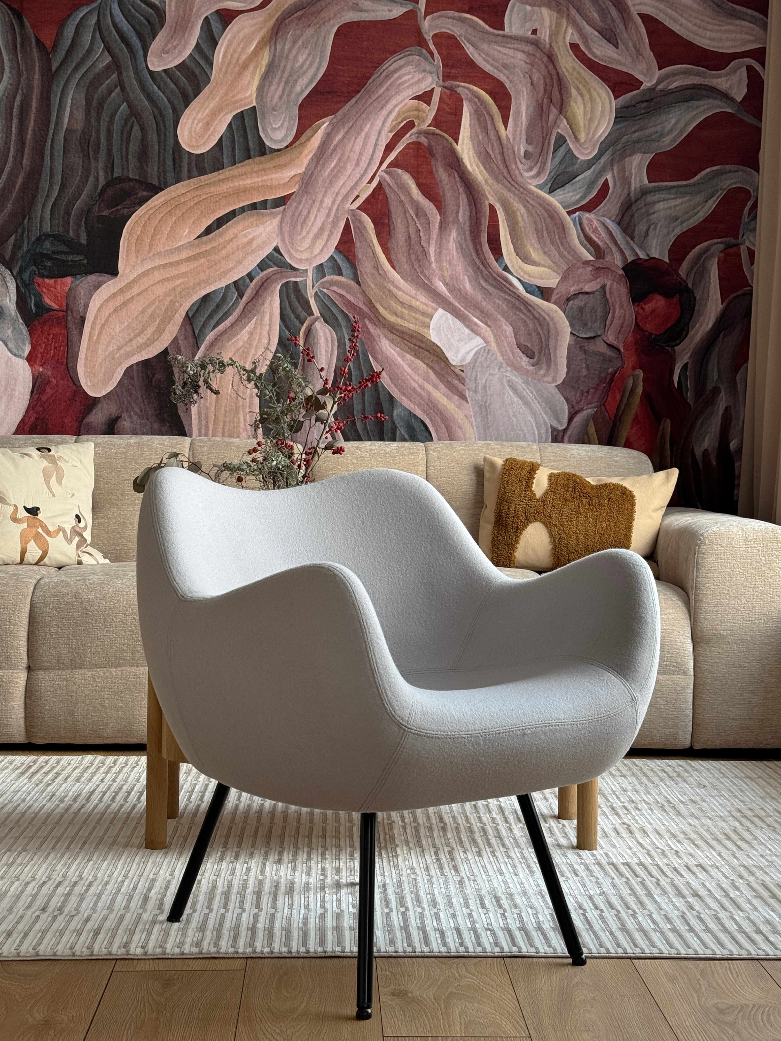 RM58 CLASSIC SOFT Armchair Beige - Display Model