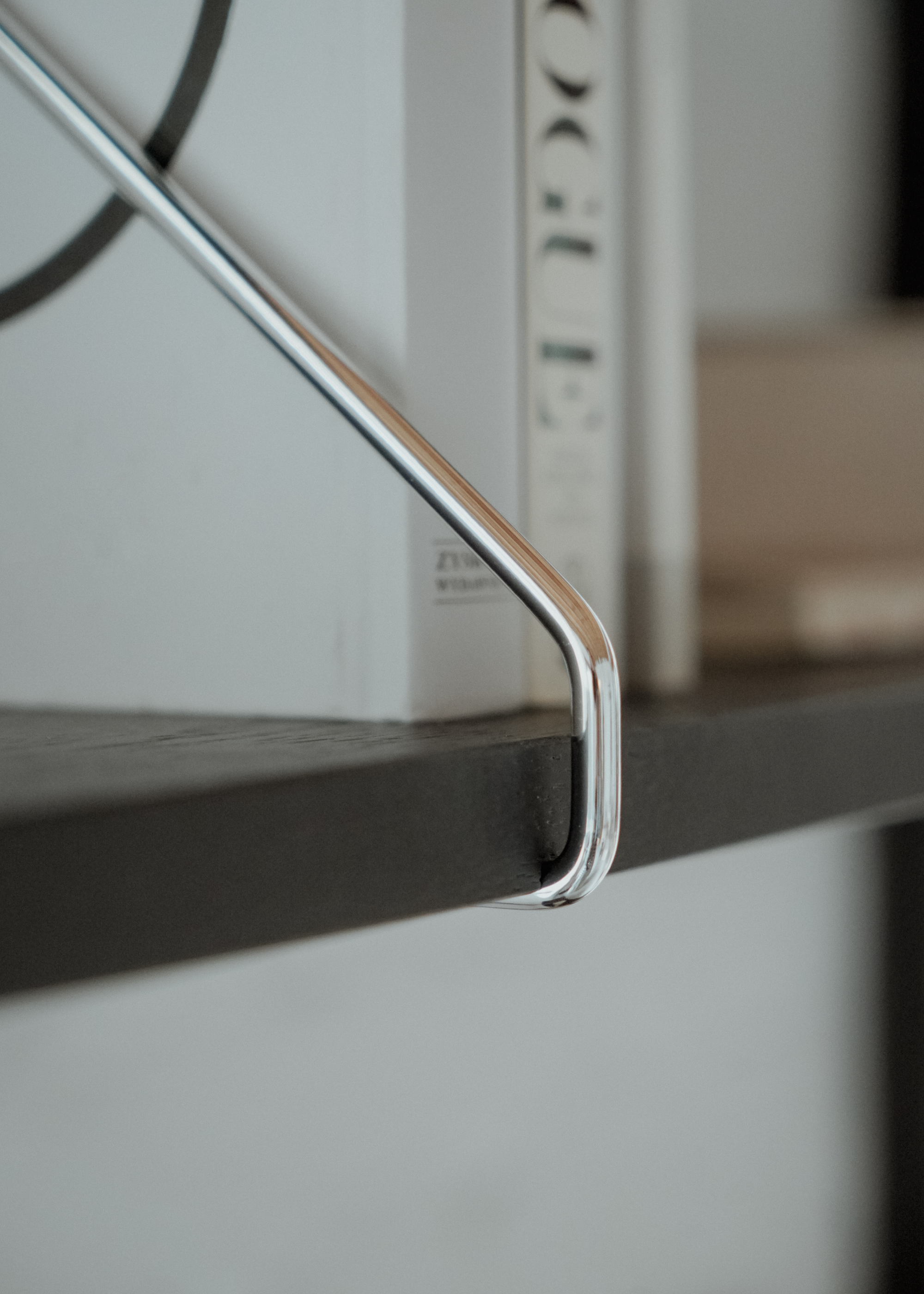 Wandregal RODD DUO aus schwarzem Eichenholz