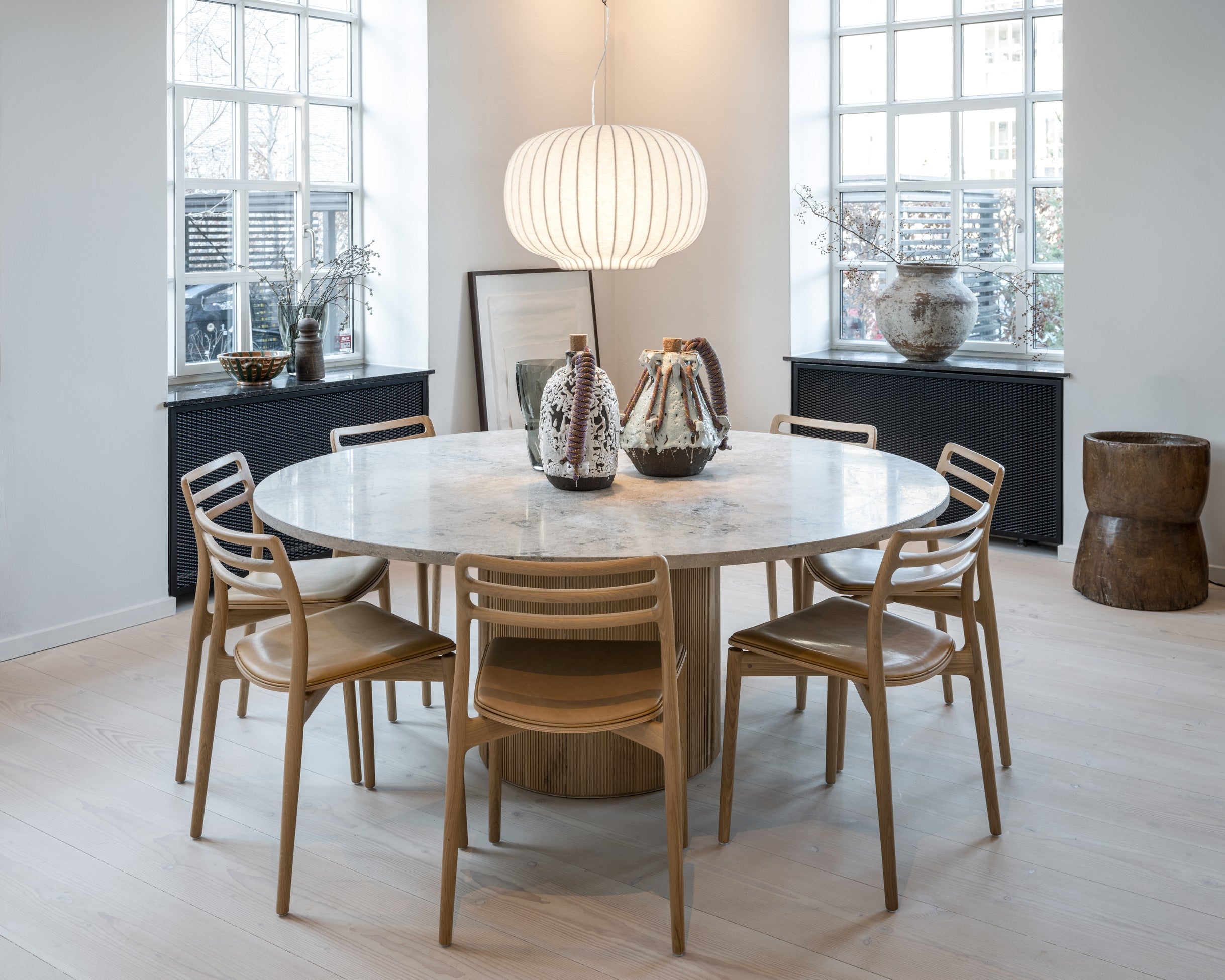 Stoel CABIN karamel leer met lichte eiken basis