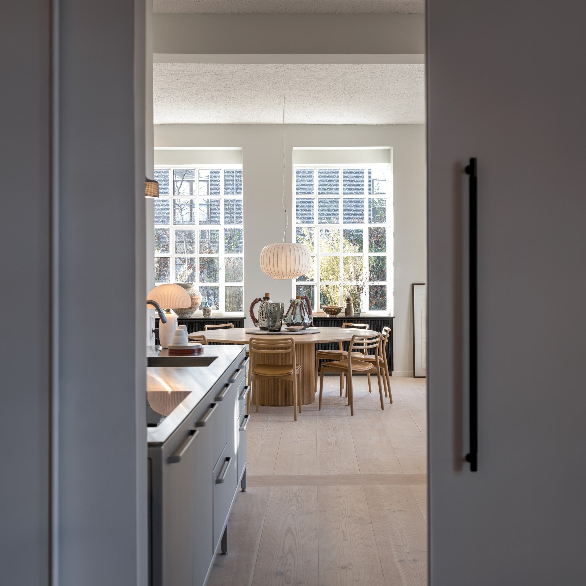 Stoel CABIN karamel leer met lichte eiken basis