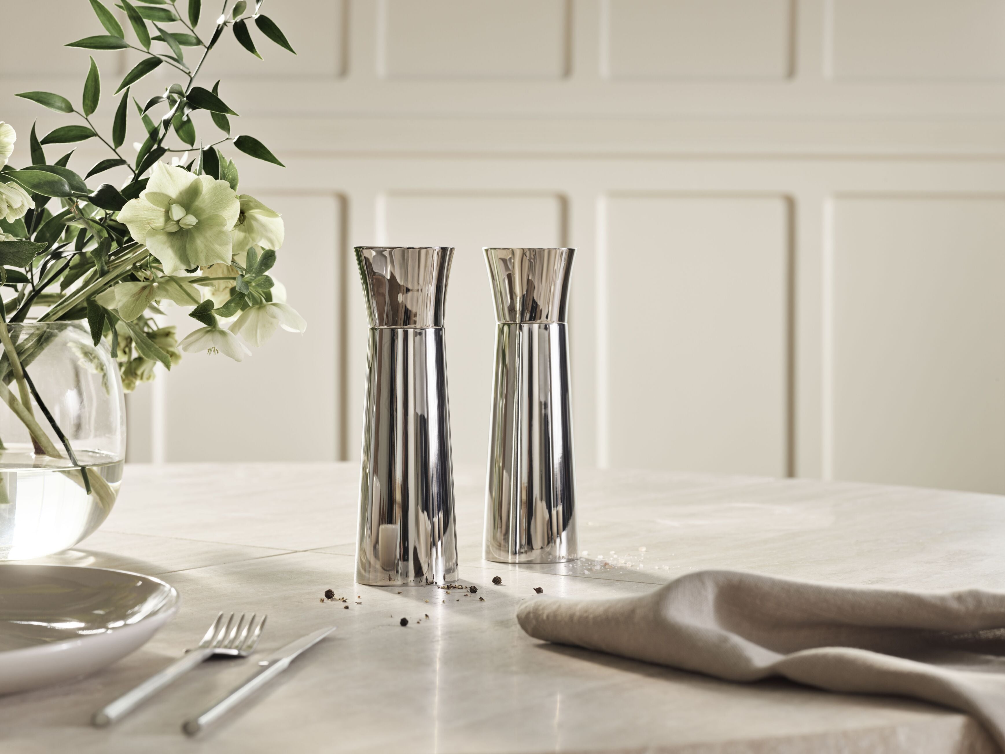 Ronde tafel BALANCE van marmer met gebleekt eikenhout