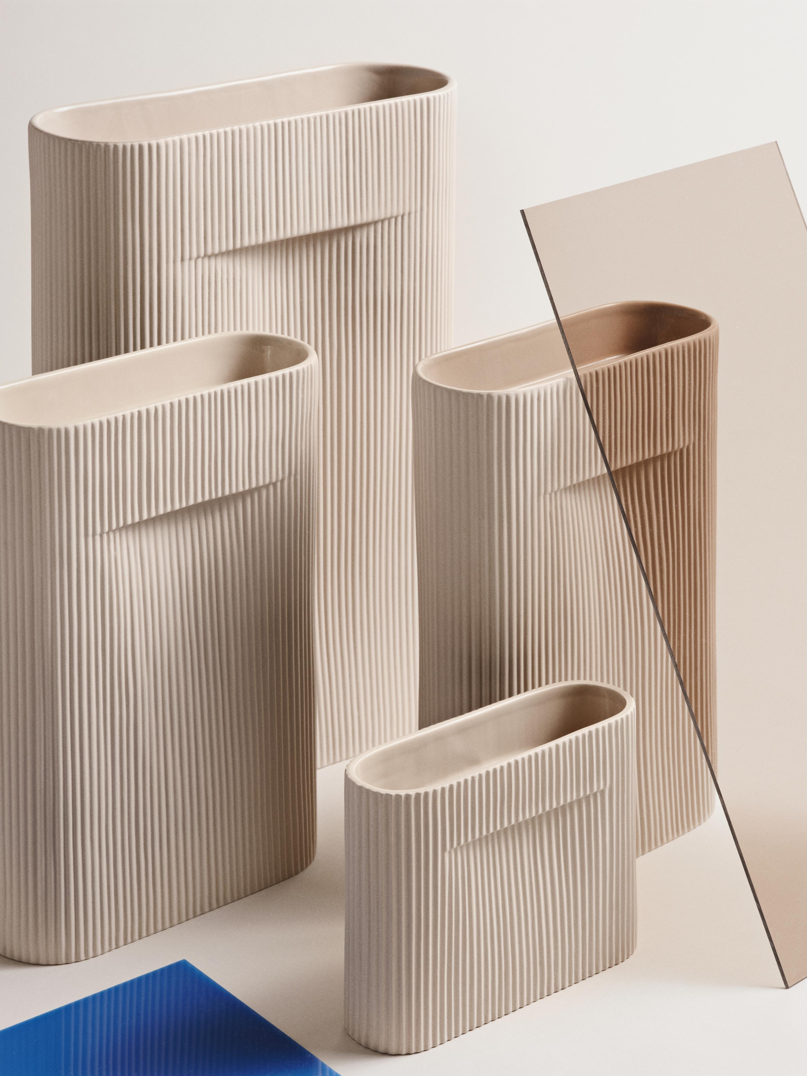 Beige keramische vaas RIDGE