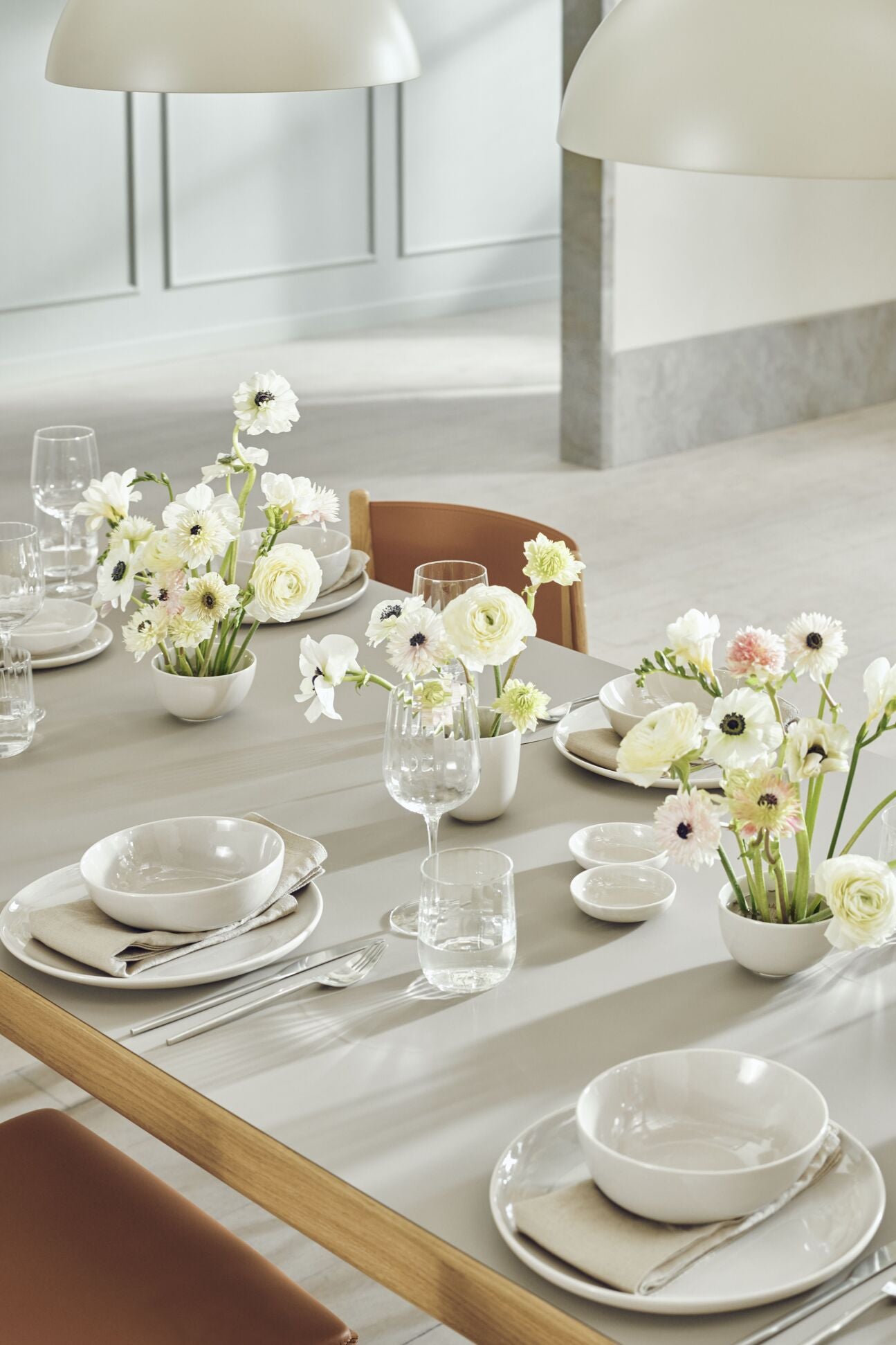 Ronya table, bleached oak veneer with a whitened base