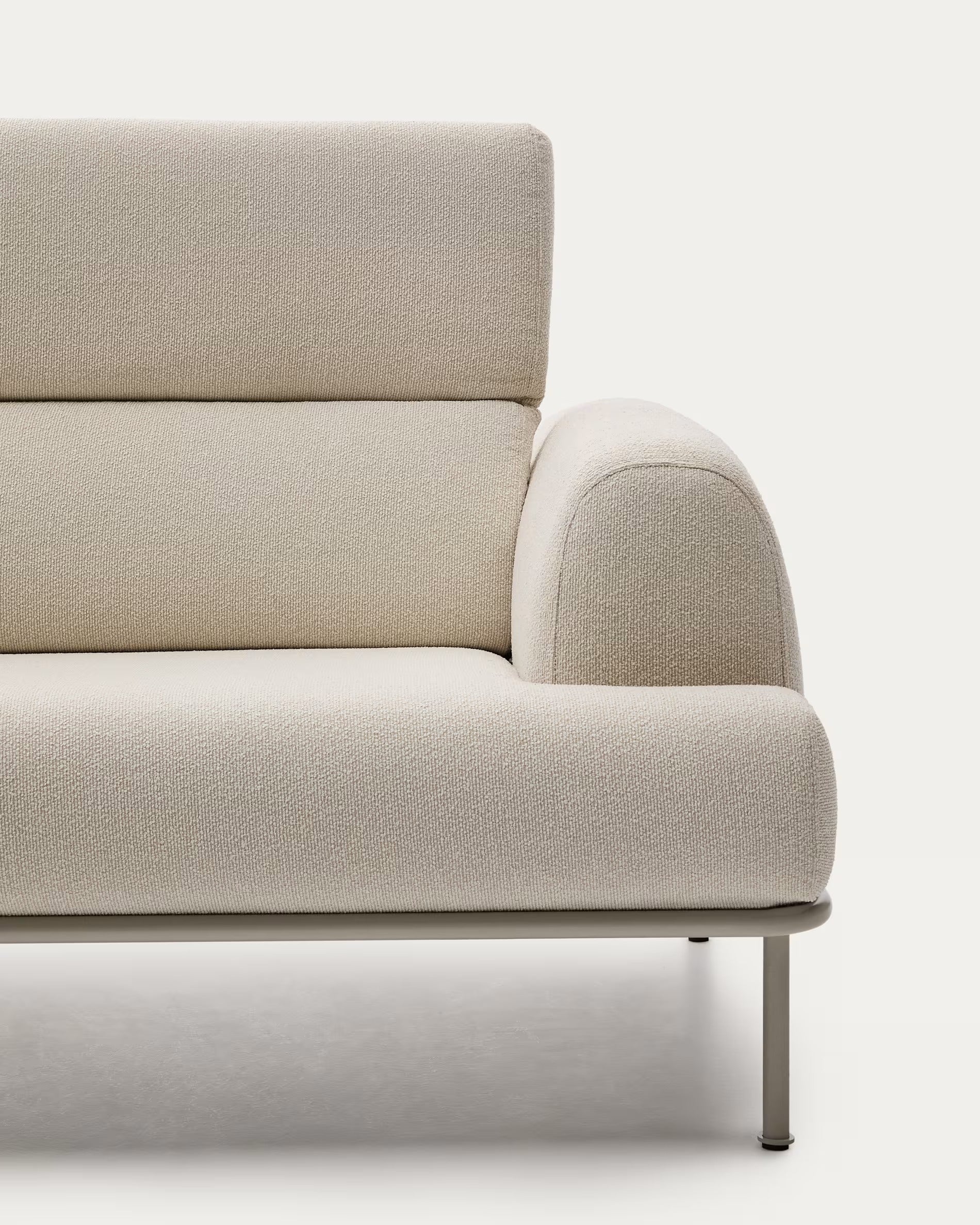 AURUM 3-Sitzer-Sofa, ecrufarbene Chenille mit beigem Untergestell